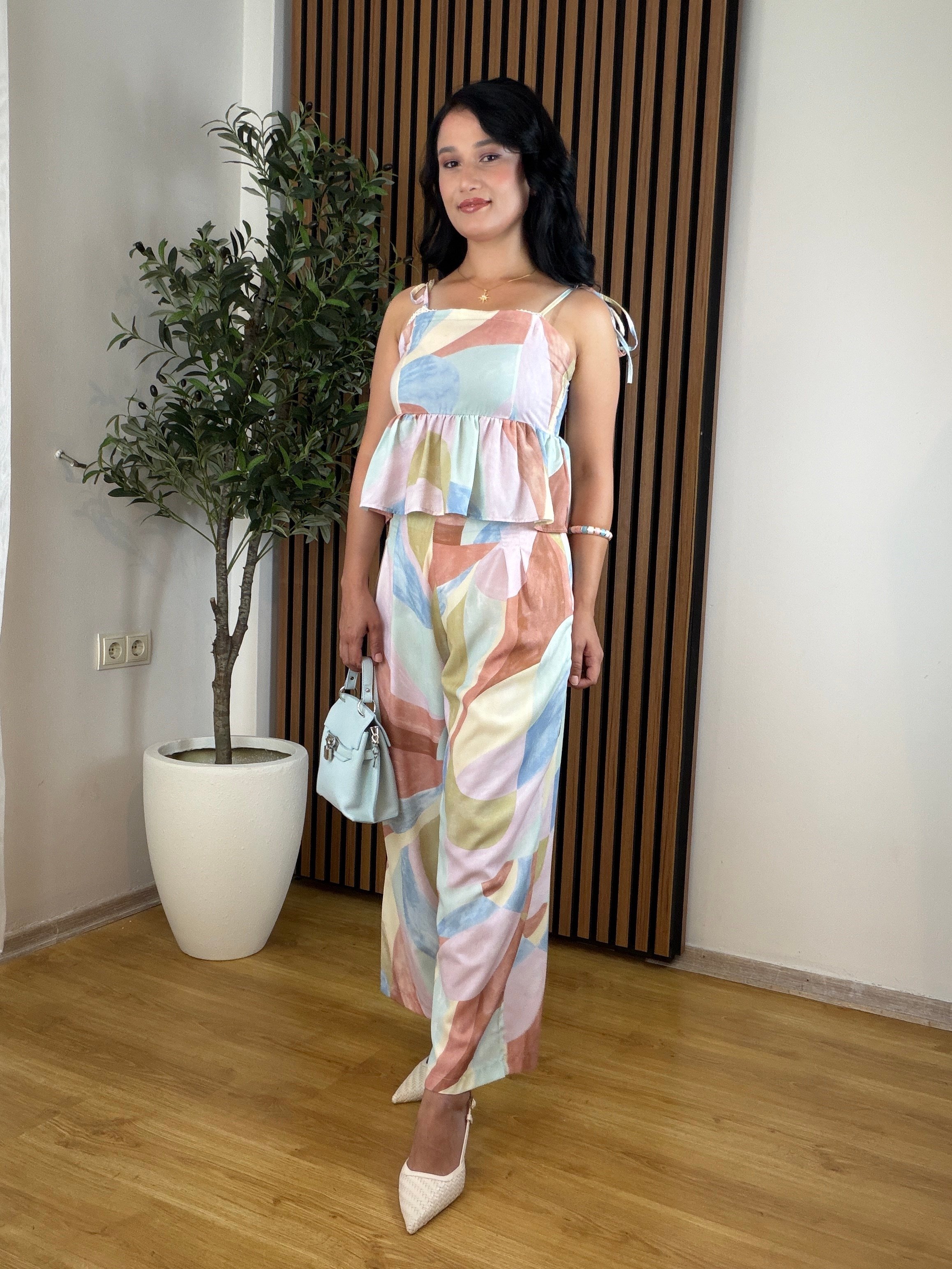 Zr Modern Desenli Dantel Detaylı Bluz Pantolon Takım