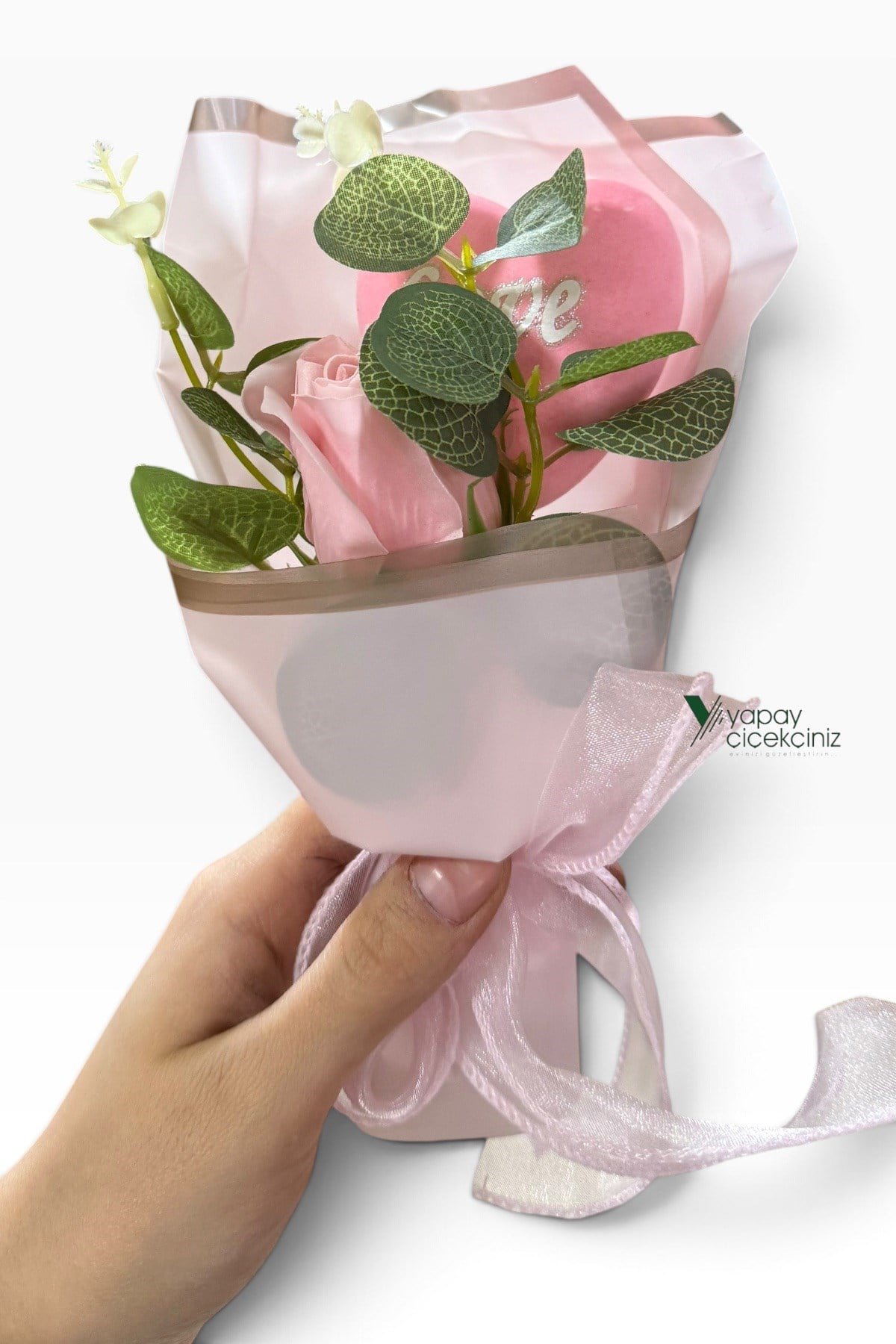 20 CM Silindir Kutuda Yapay Gül – Solmayan Dekoratif Gül Sevgiliye Romantik Kalıcı Hediye
