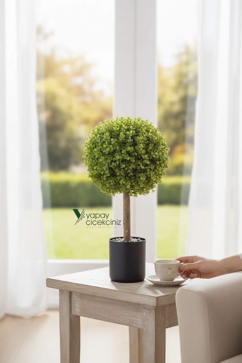Siyah Renkli Saksıda Yoğun Yapraklı 65 Cm Yapay Top Şimşir Ağacı 35x35