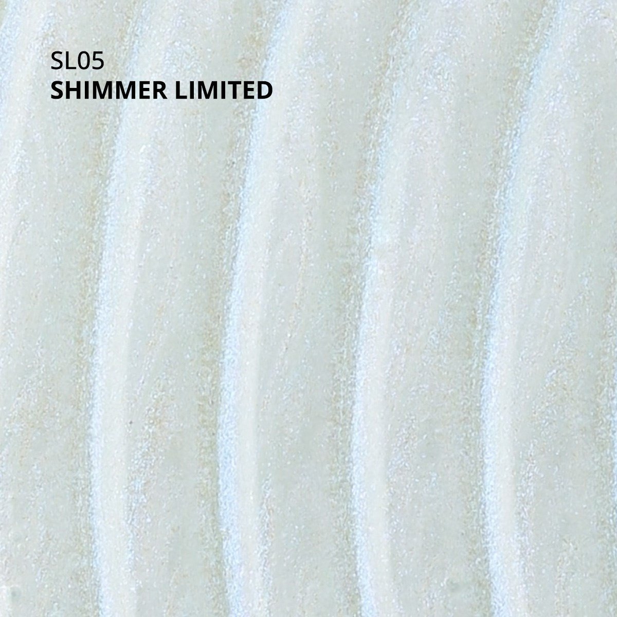 momo-shimmer-limited-seri-kalici-oje-1-07996f.jpg