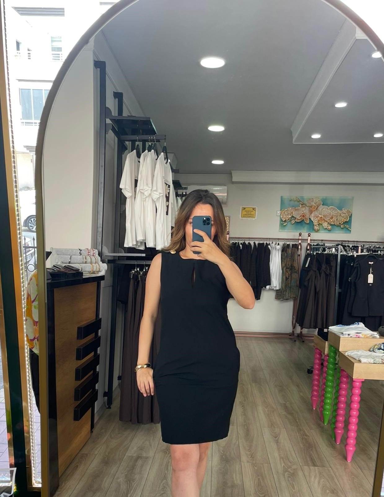 Kolsuz Omuz Apoletli Siyah Cepli Elbise 