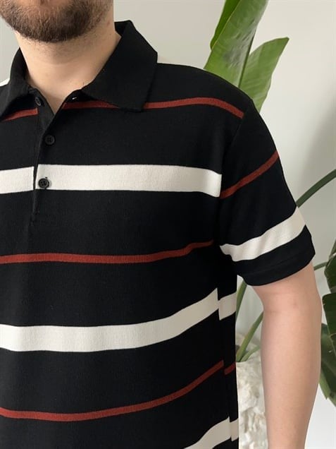 Basic Siyah Çizgi Detaylı Tişört
