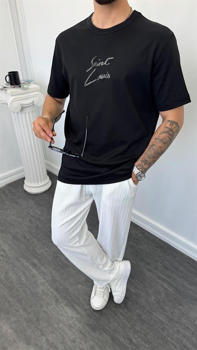 Göğüs Kabartma Yazılı Tişört Siyah