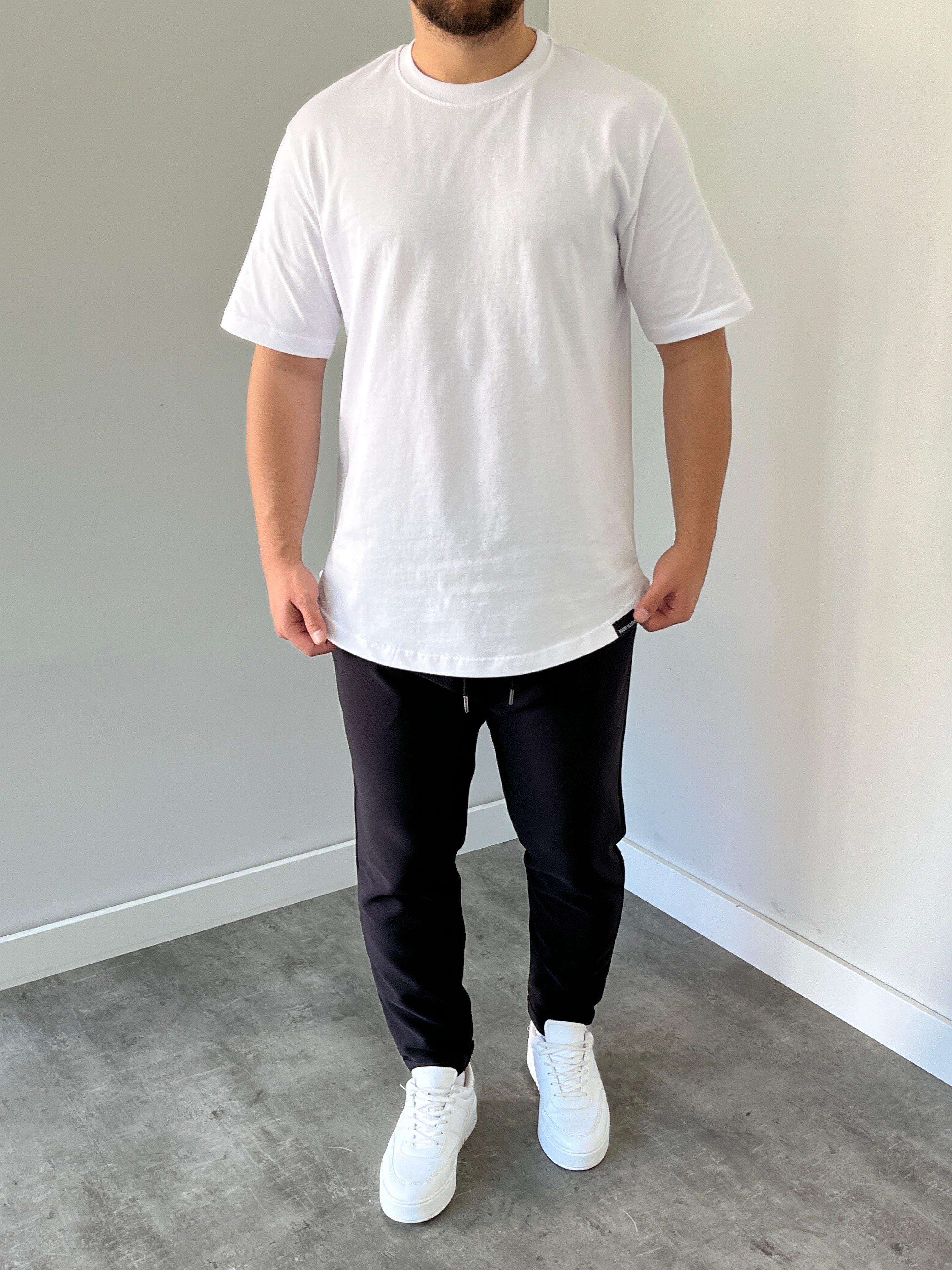 Oval Kesim Basic Beyaz Tişört