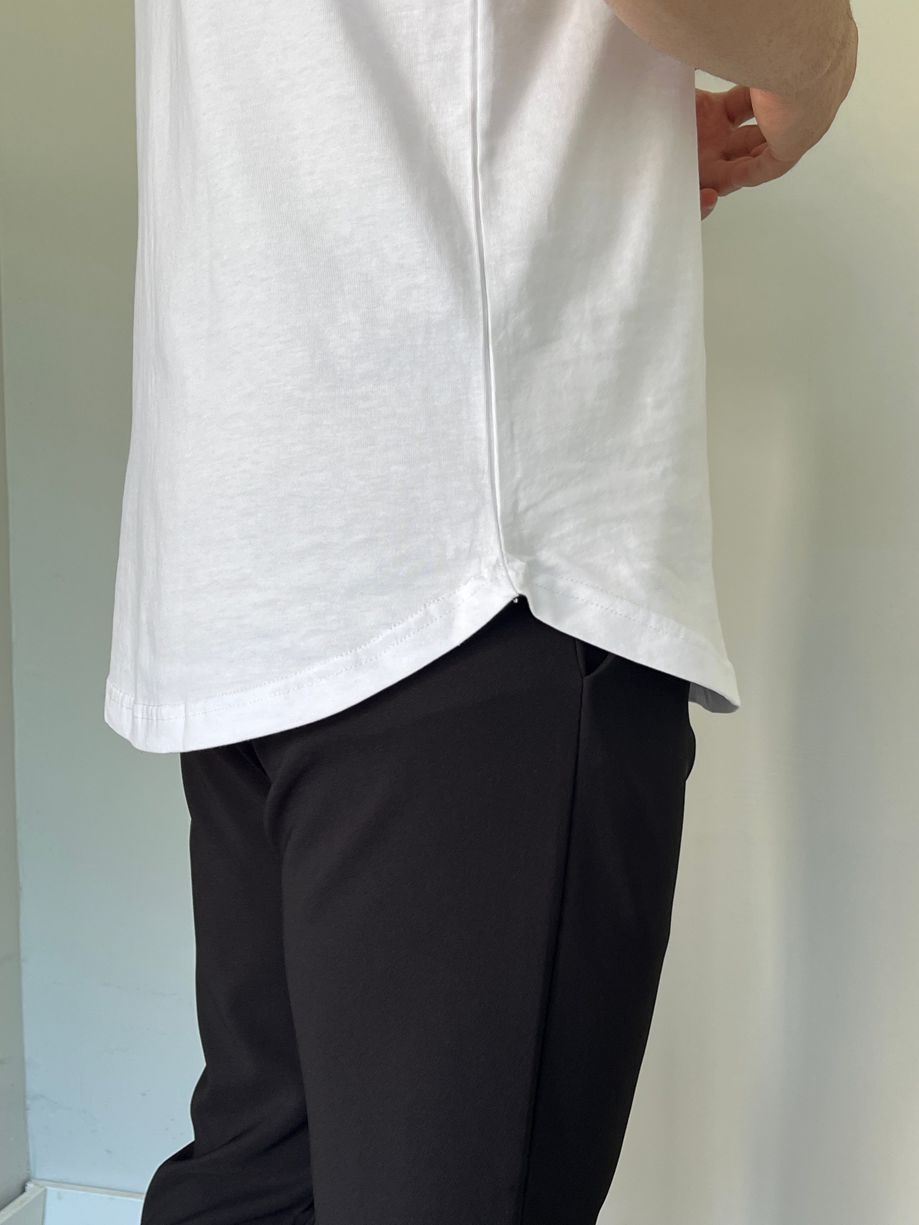 Oval Kesim Basic Beyaz Tişört