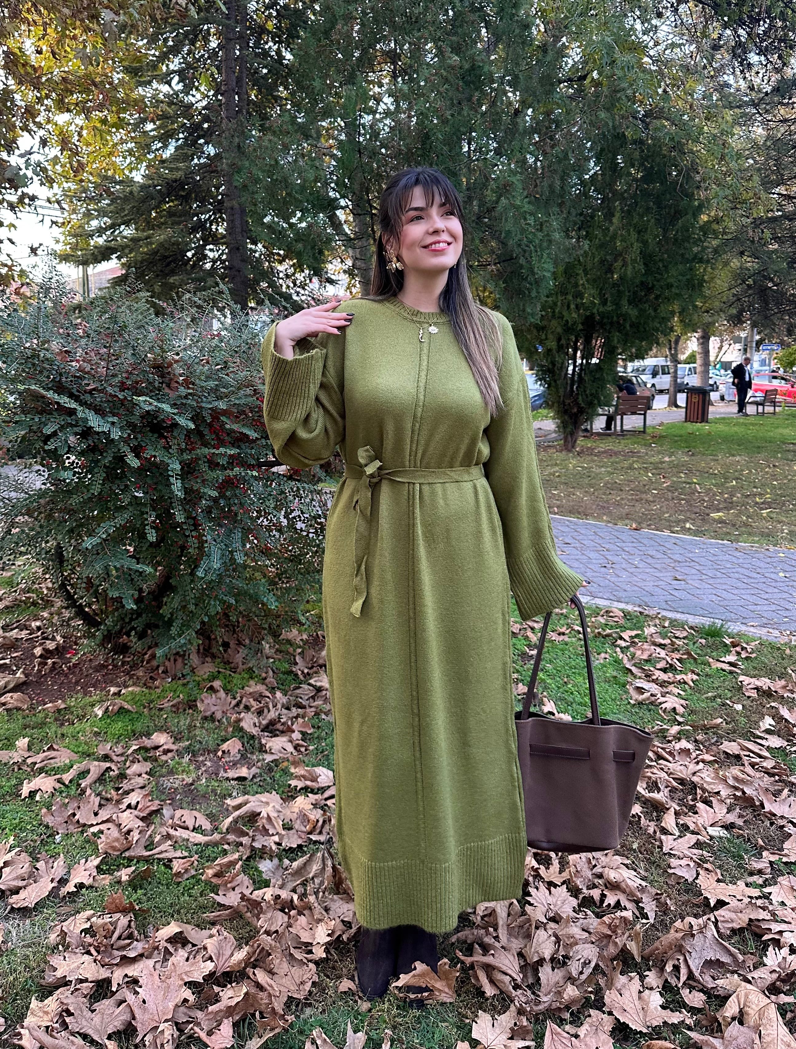 Bloom Olive Kuşaklı Triko Elbise