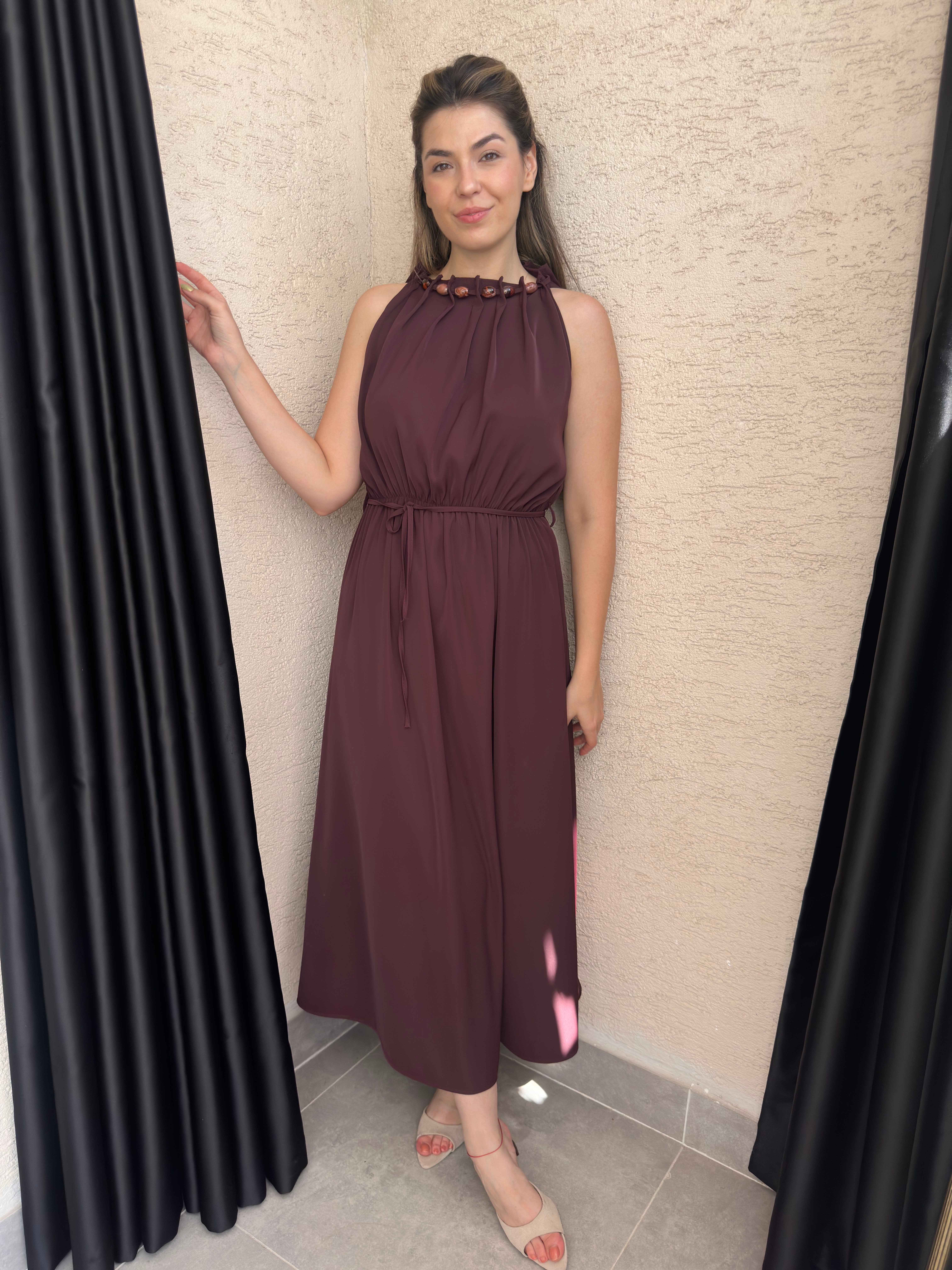 Boncuk Detaylı Bordo Halter Elbise 