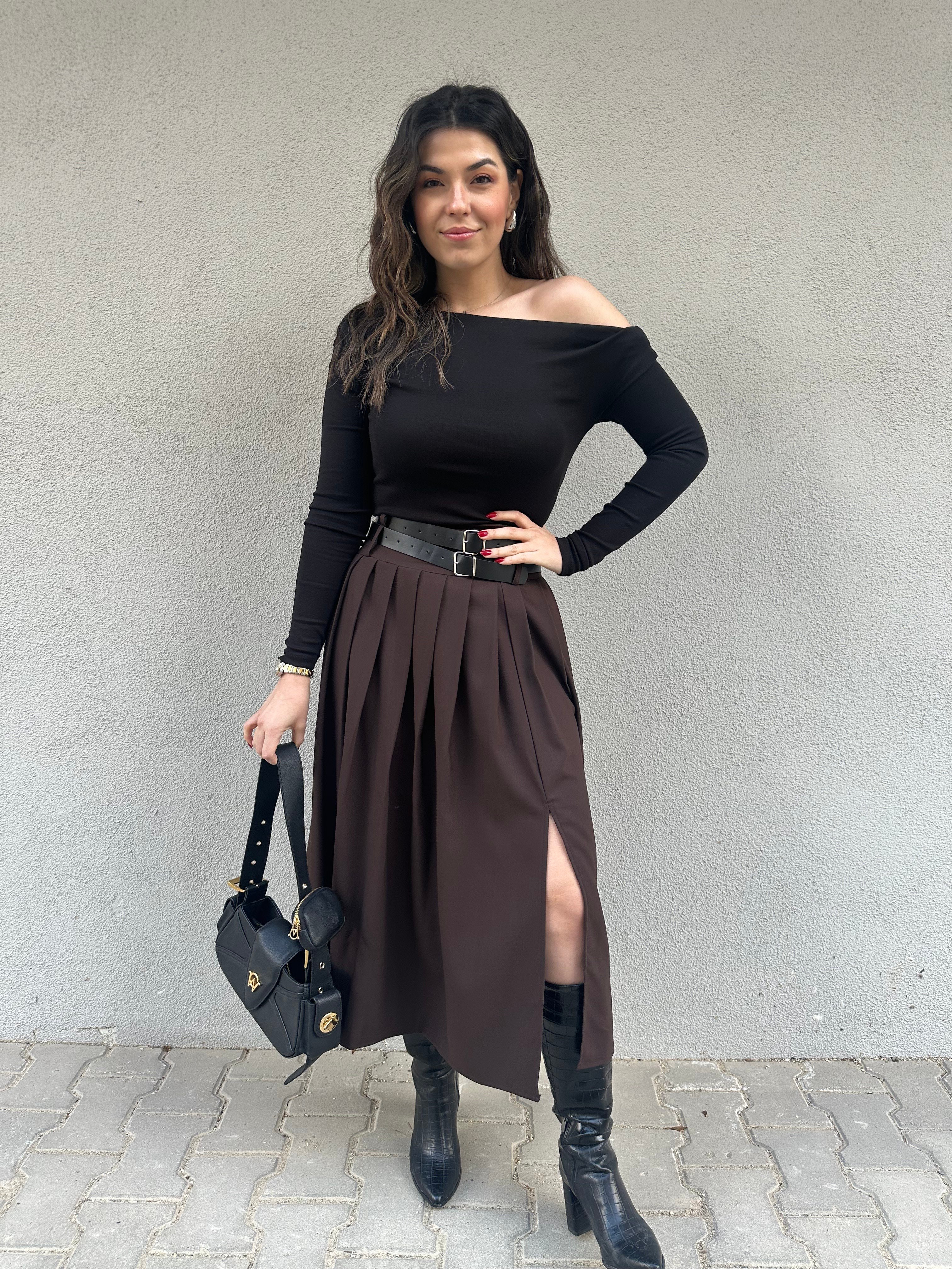 Kahverengi Kemerli Yırtmaçlı Kemerli Midi Boy Etek