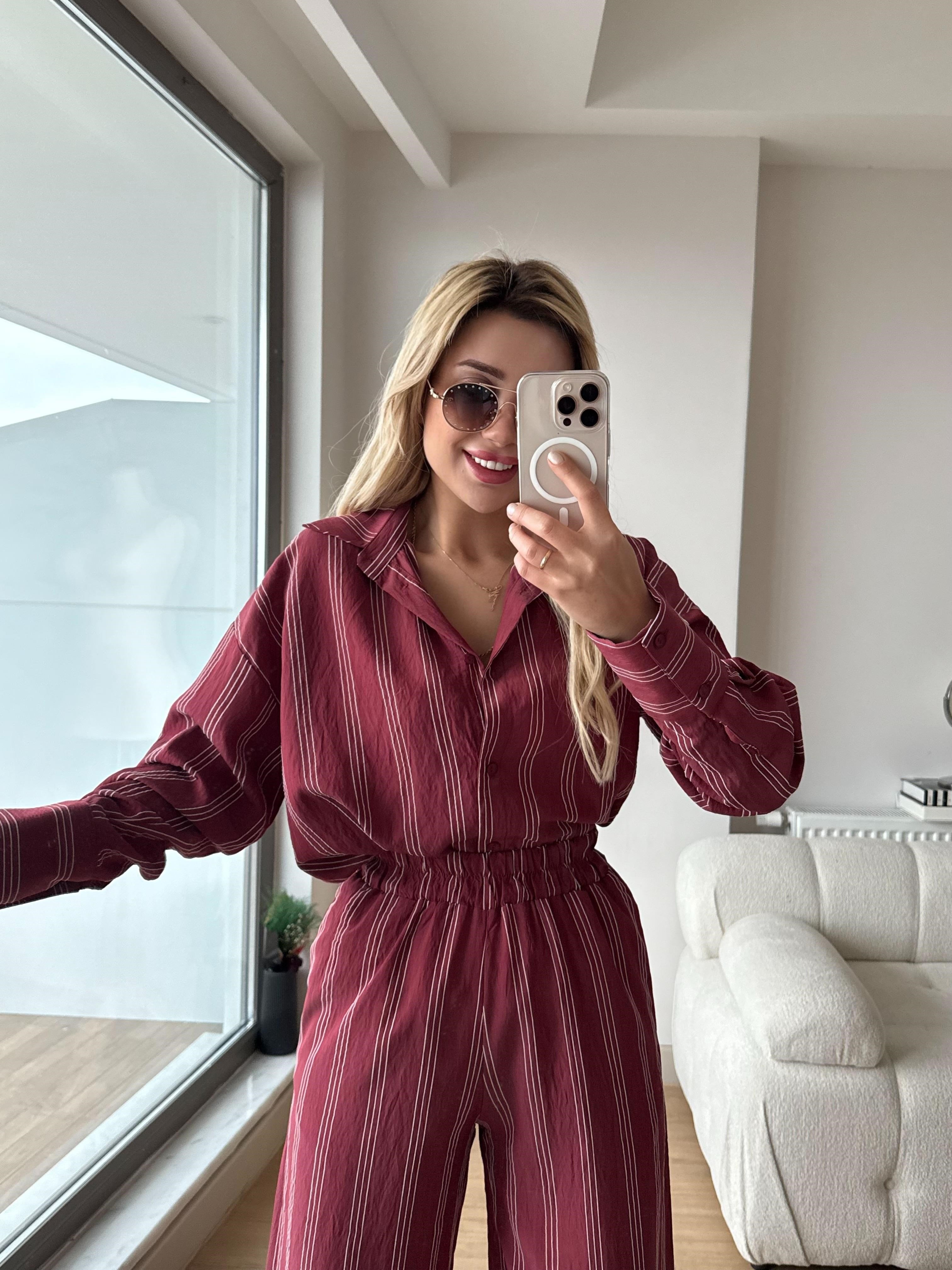Ada takım bordo