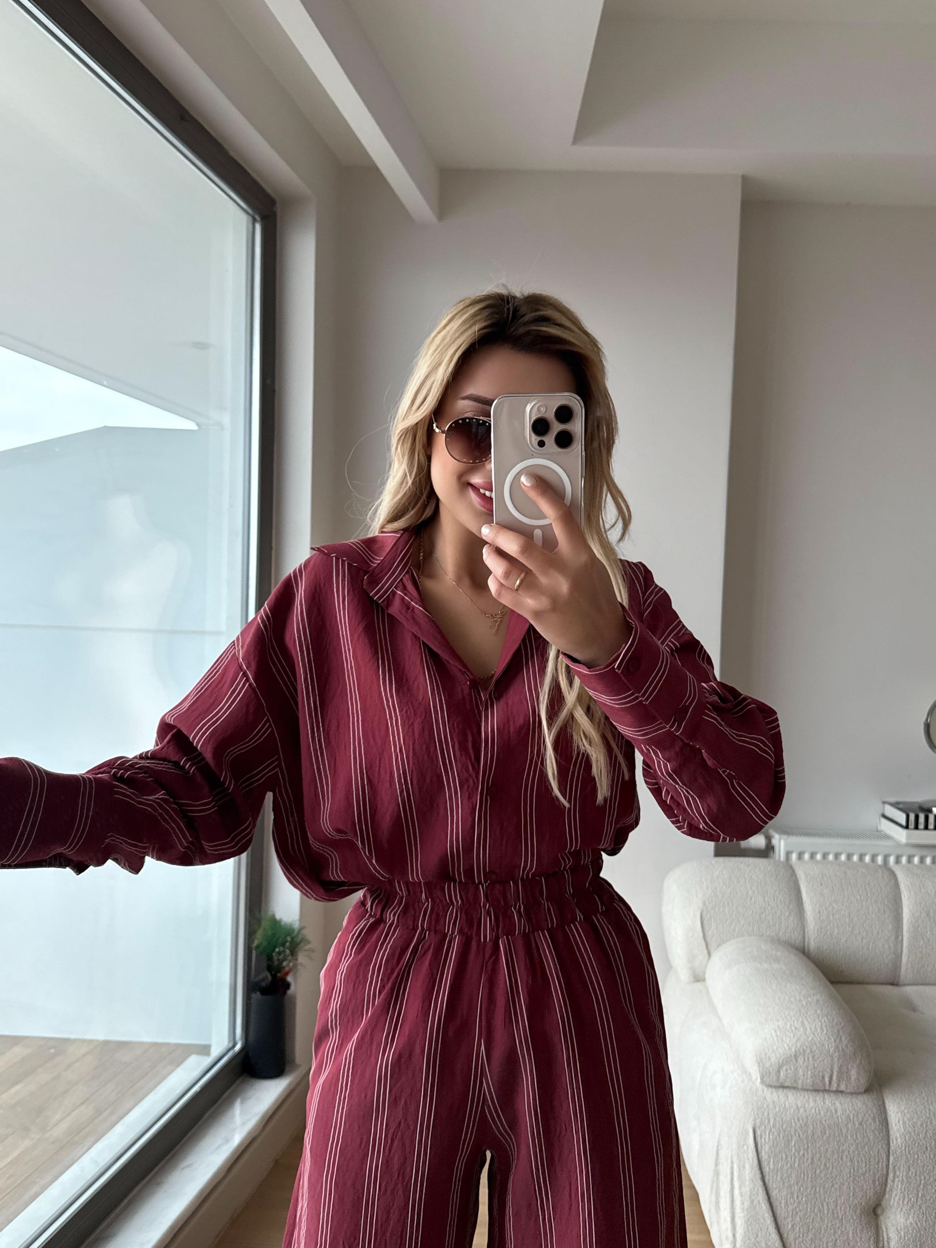 Ada takım bordo