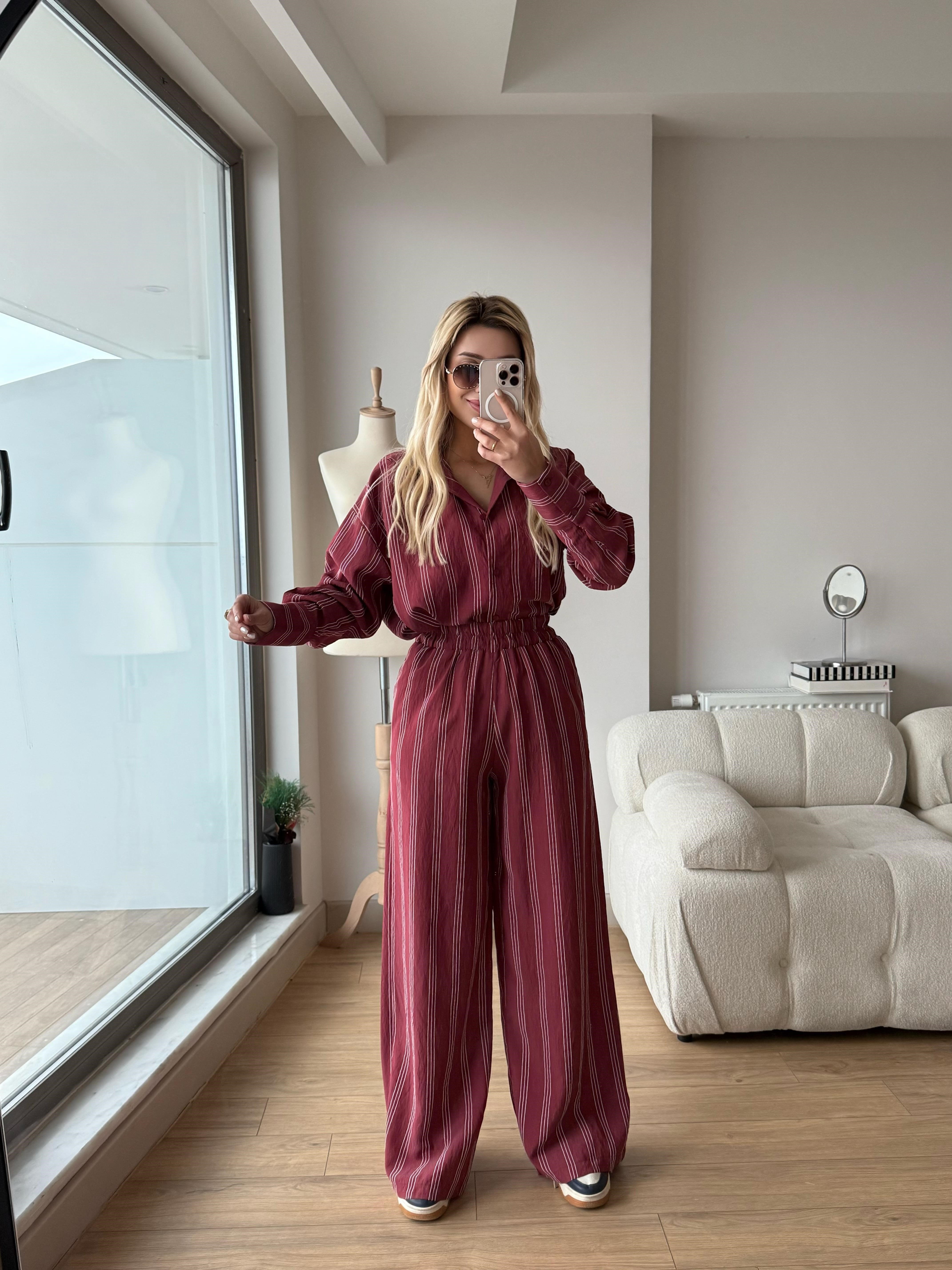 Ada takım bordo