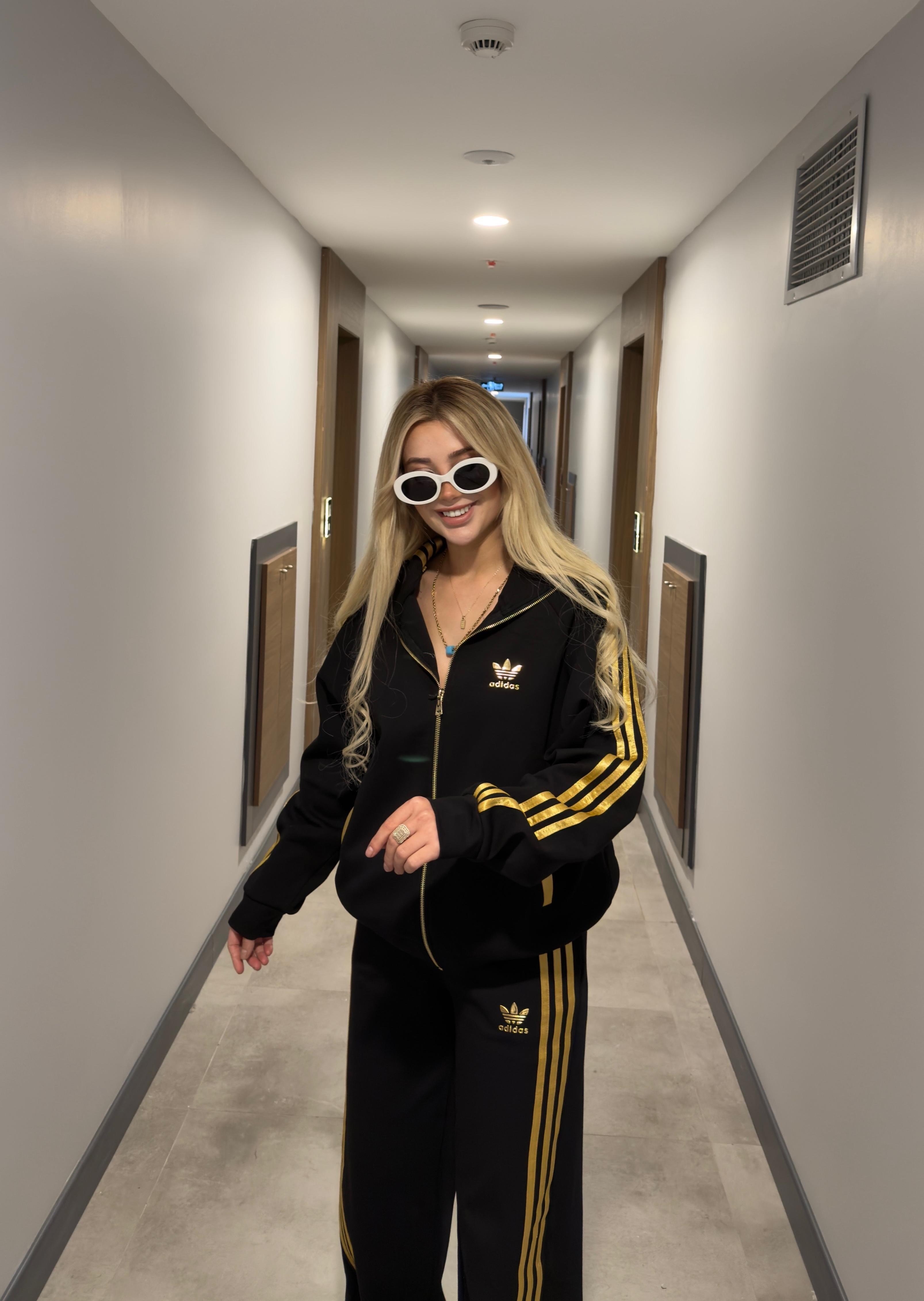 AURA TAKIM SİYAH