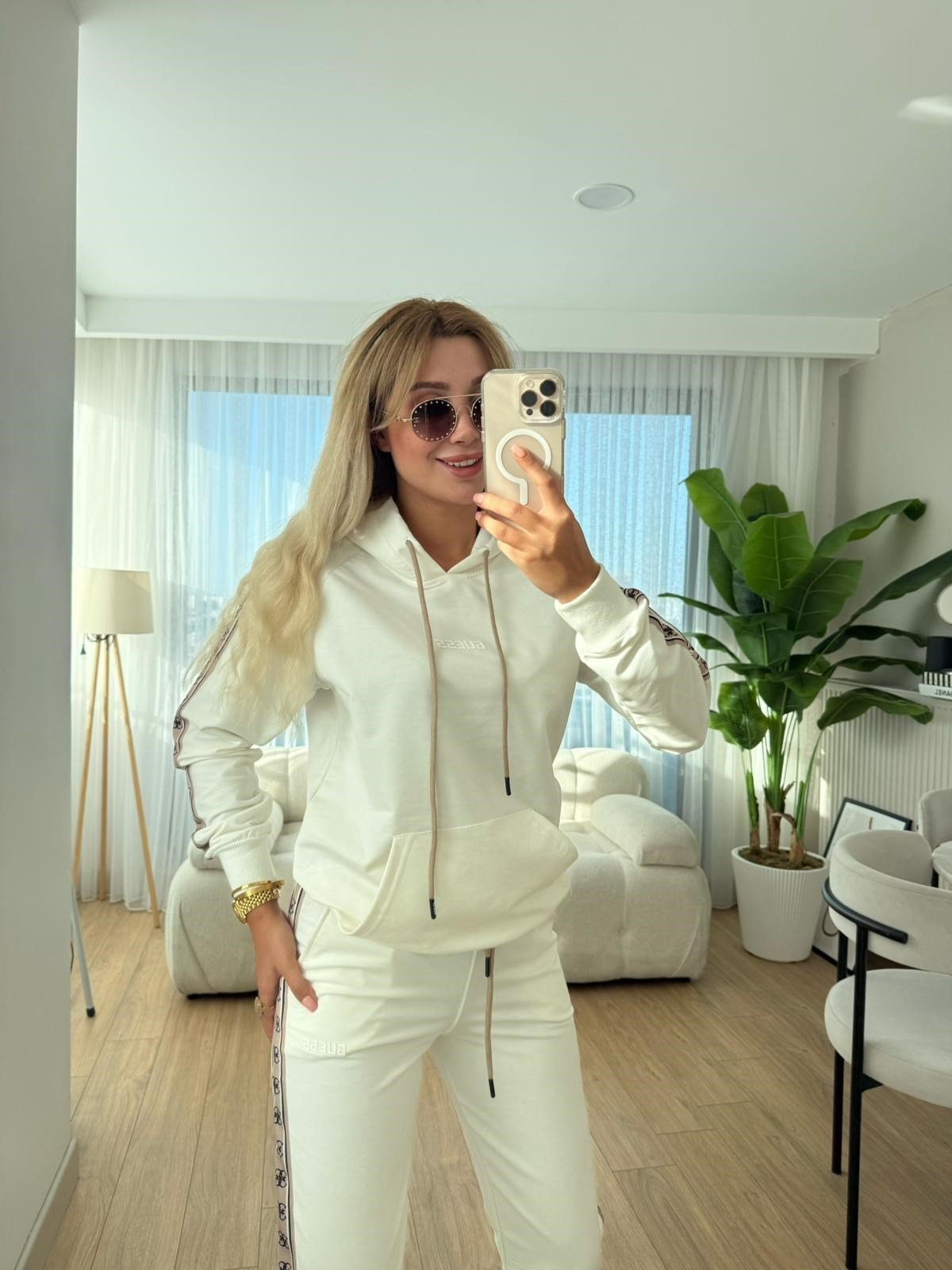 Girl kapşonlu beyaz