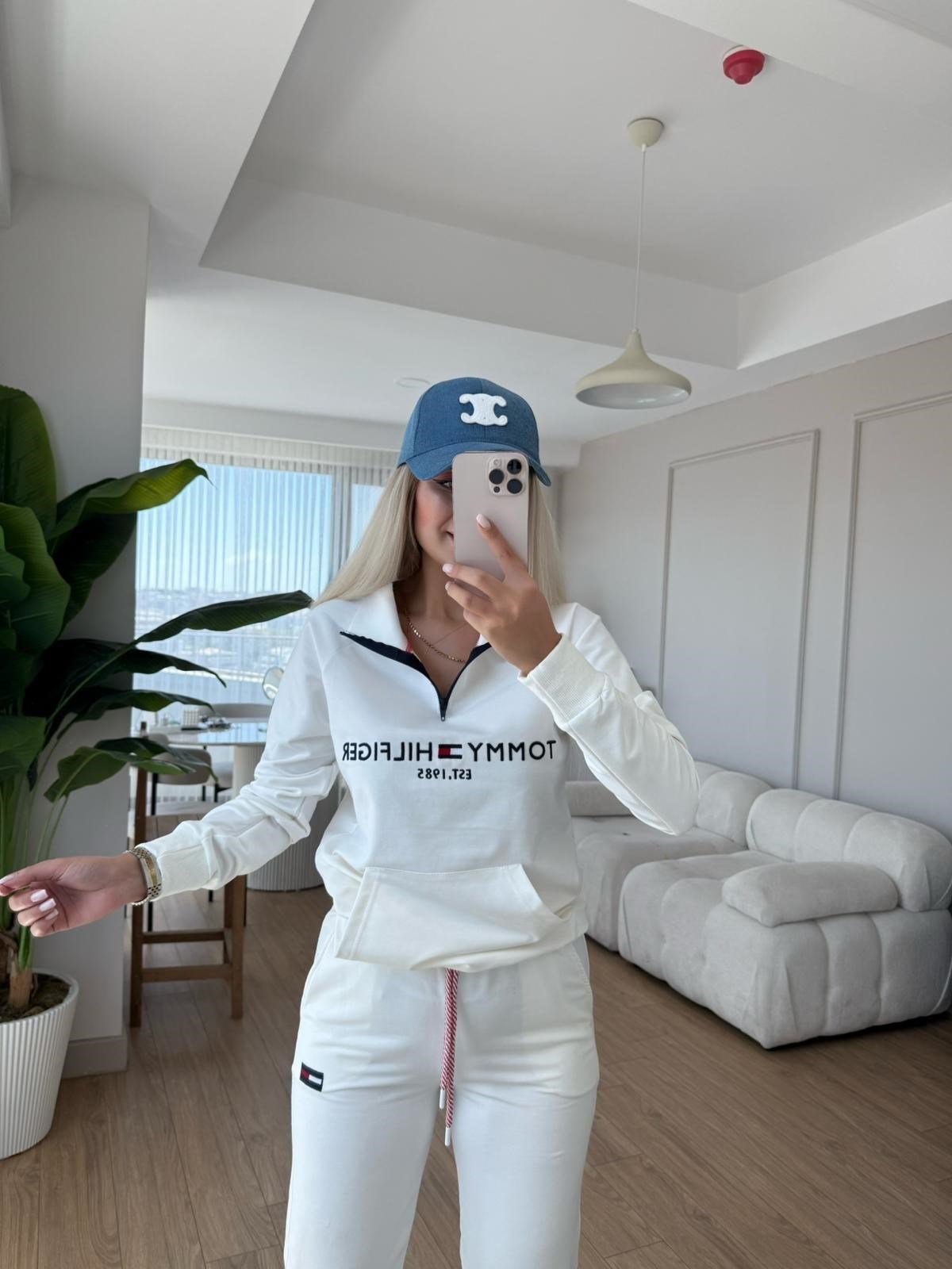 Giy çık marka takım beyaz