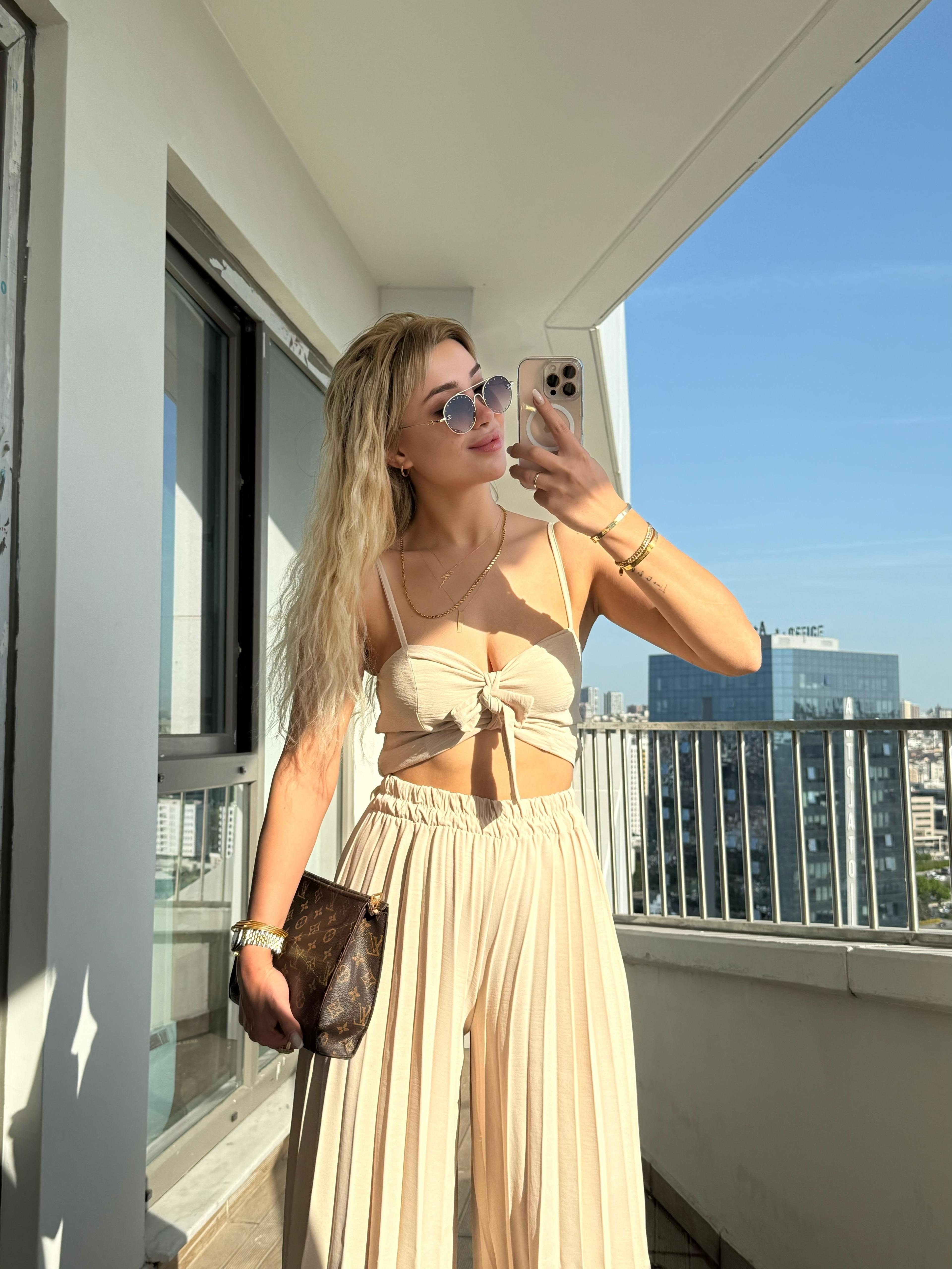 Pileli pantolon takım bej