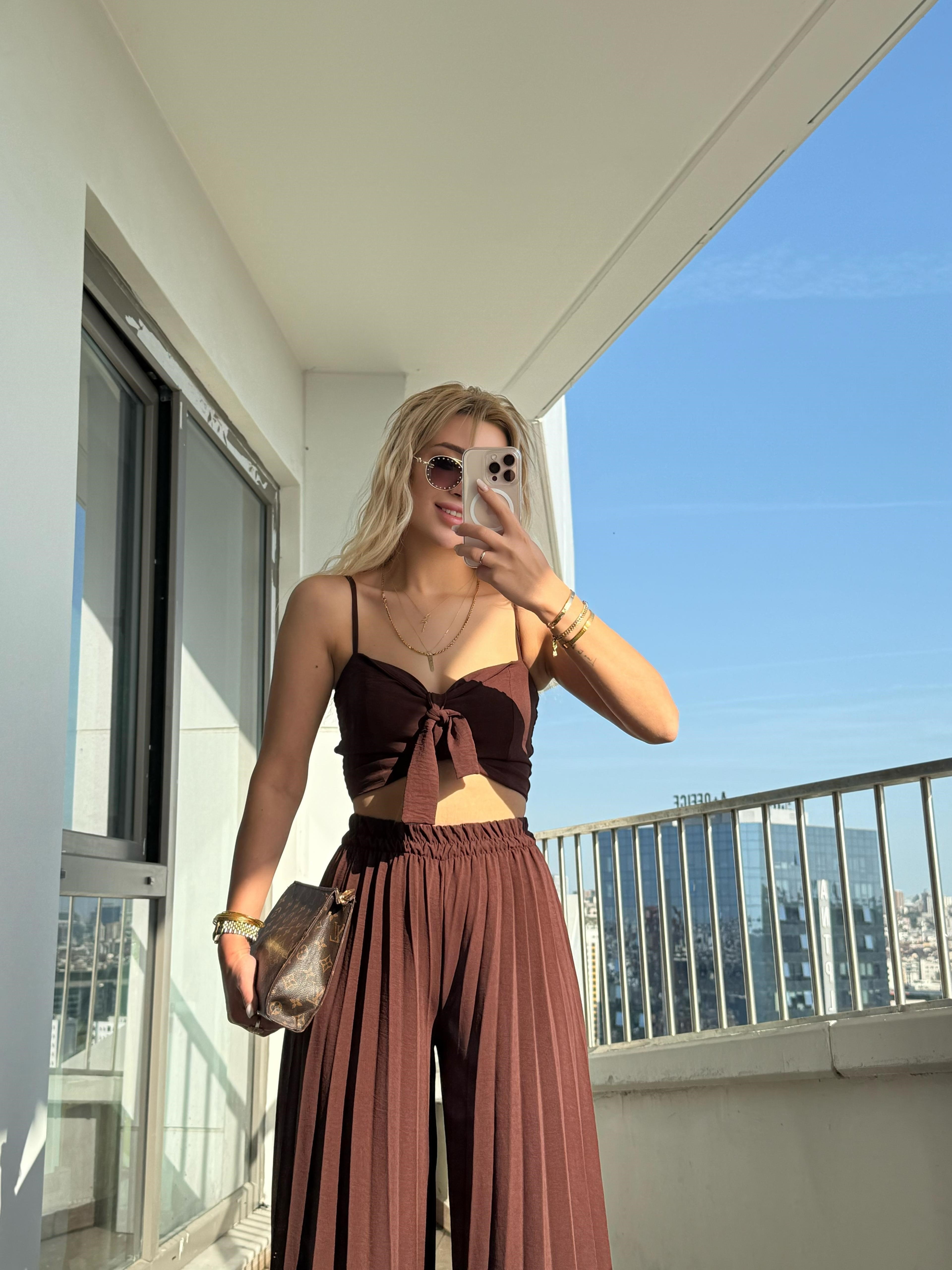 Piliseli pantolon takım kahverengi