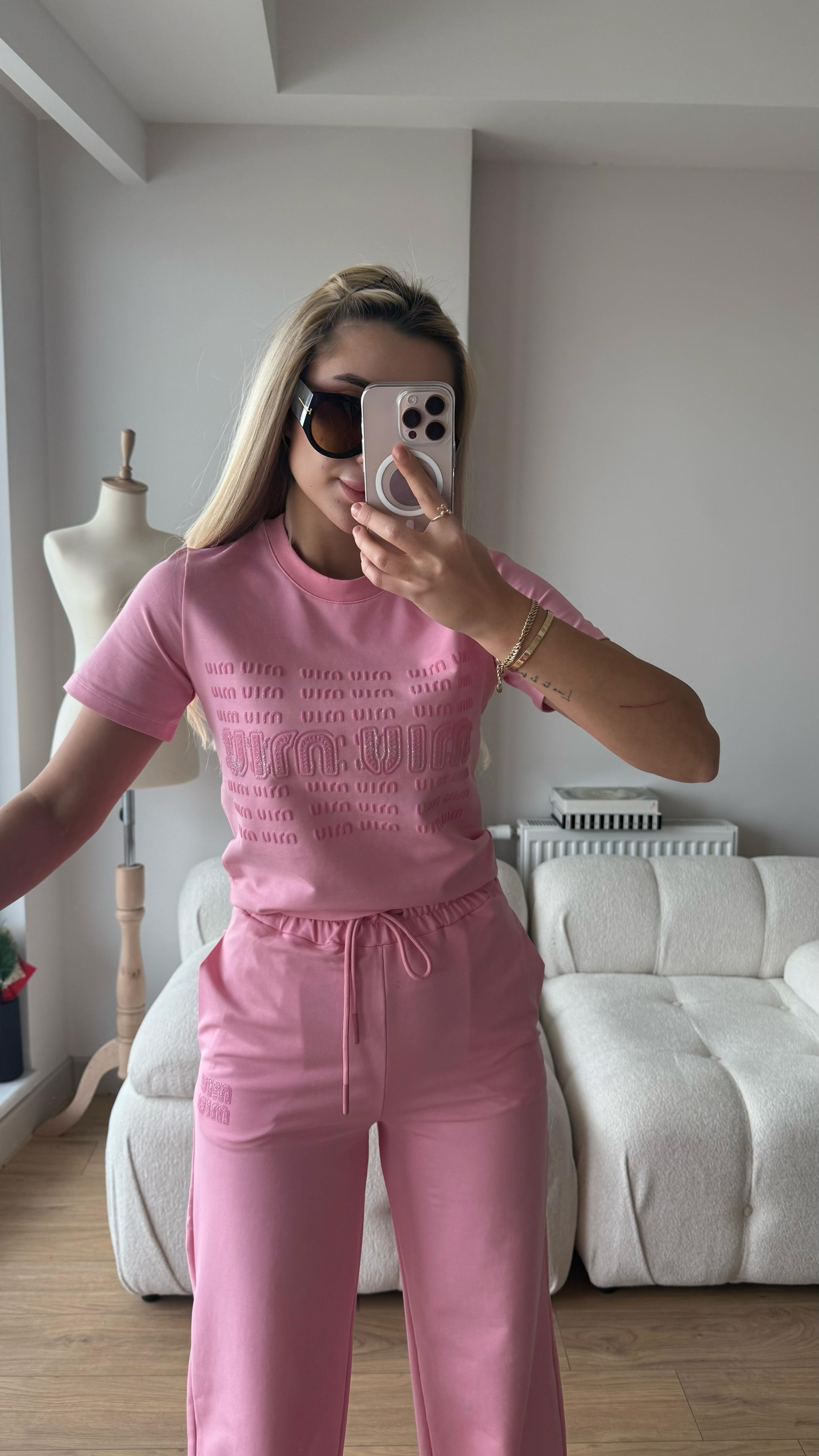 pink takım pembe