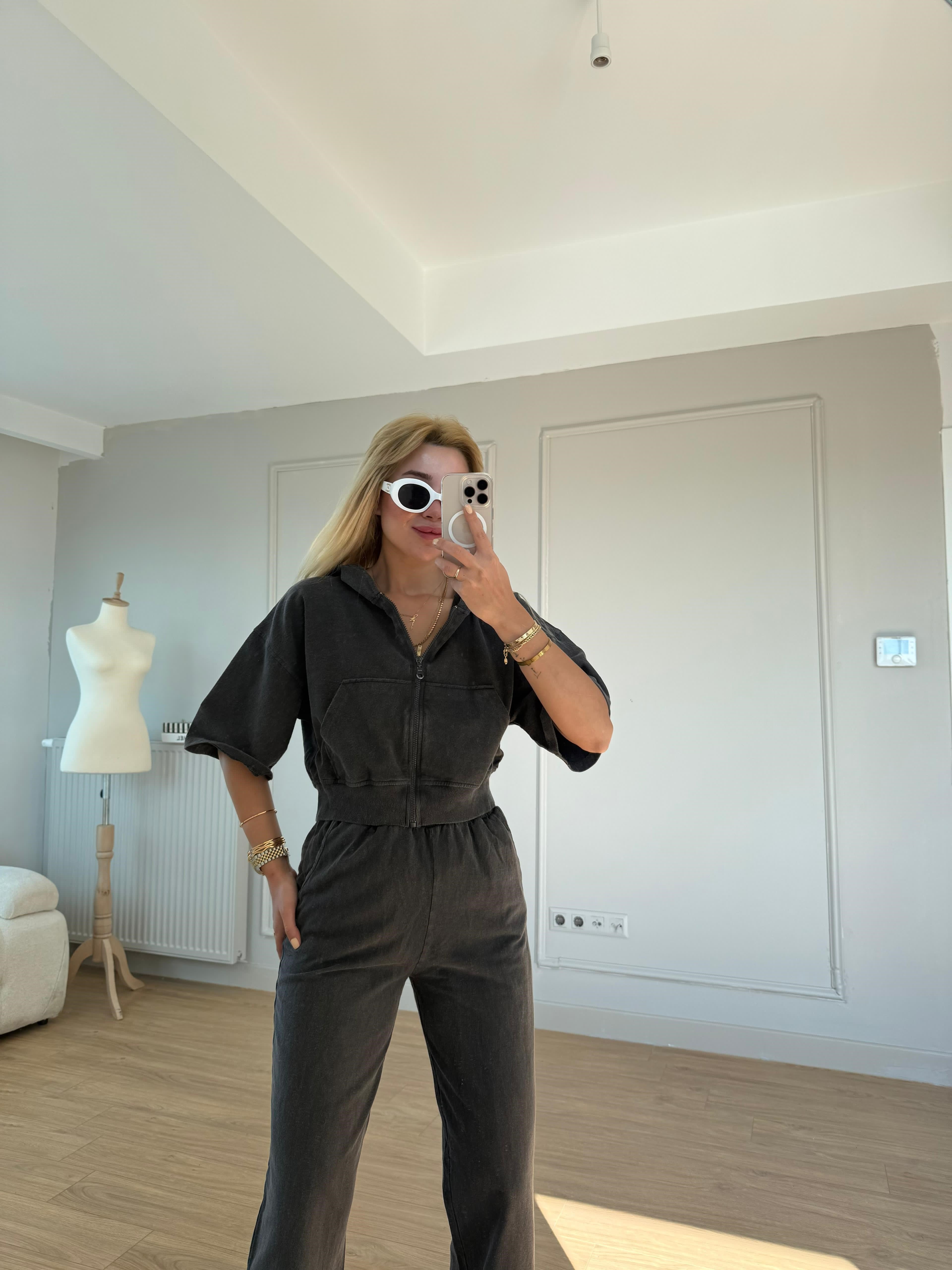 Premium kapşonlu siyah
