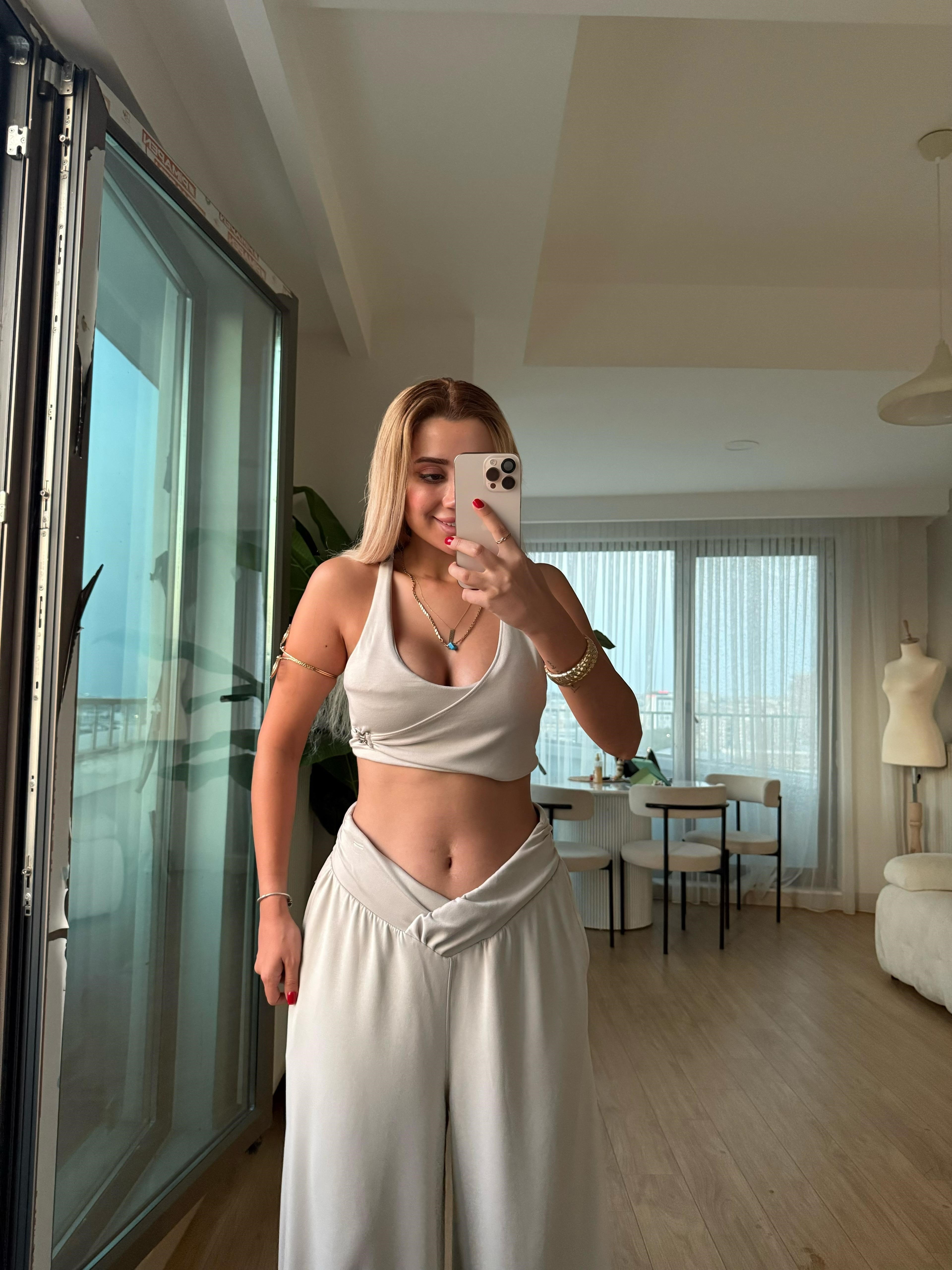 Tasarım modal takım krem