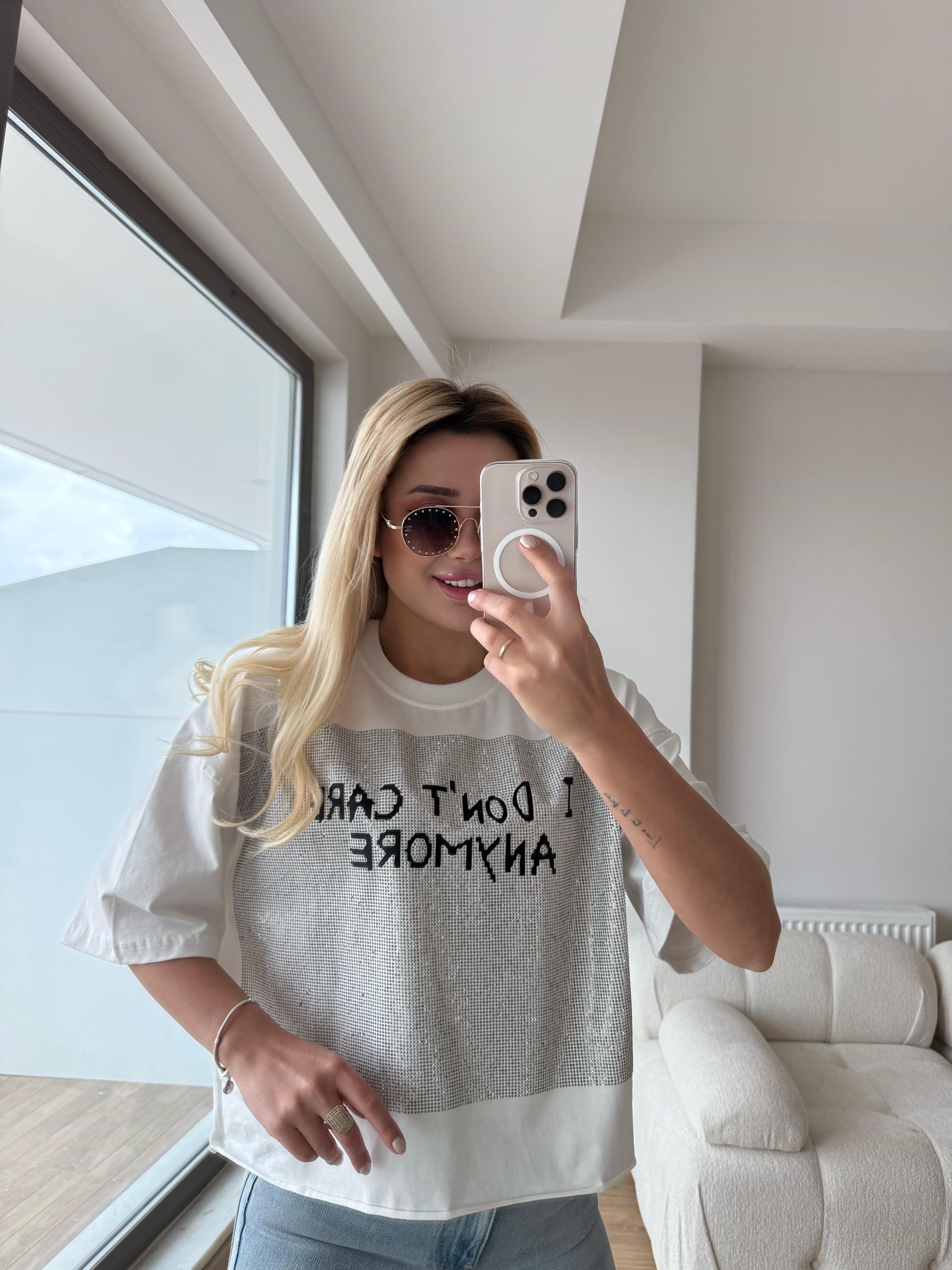 Tasarım taşlı tişört beyaz