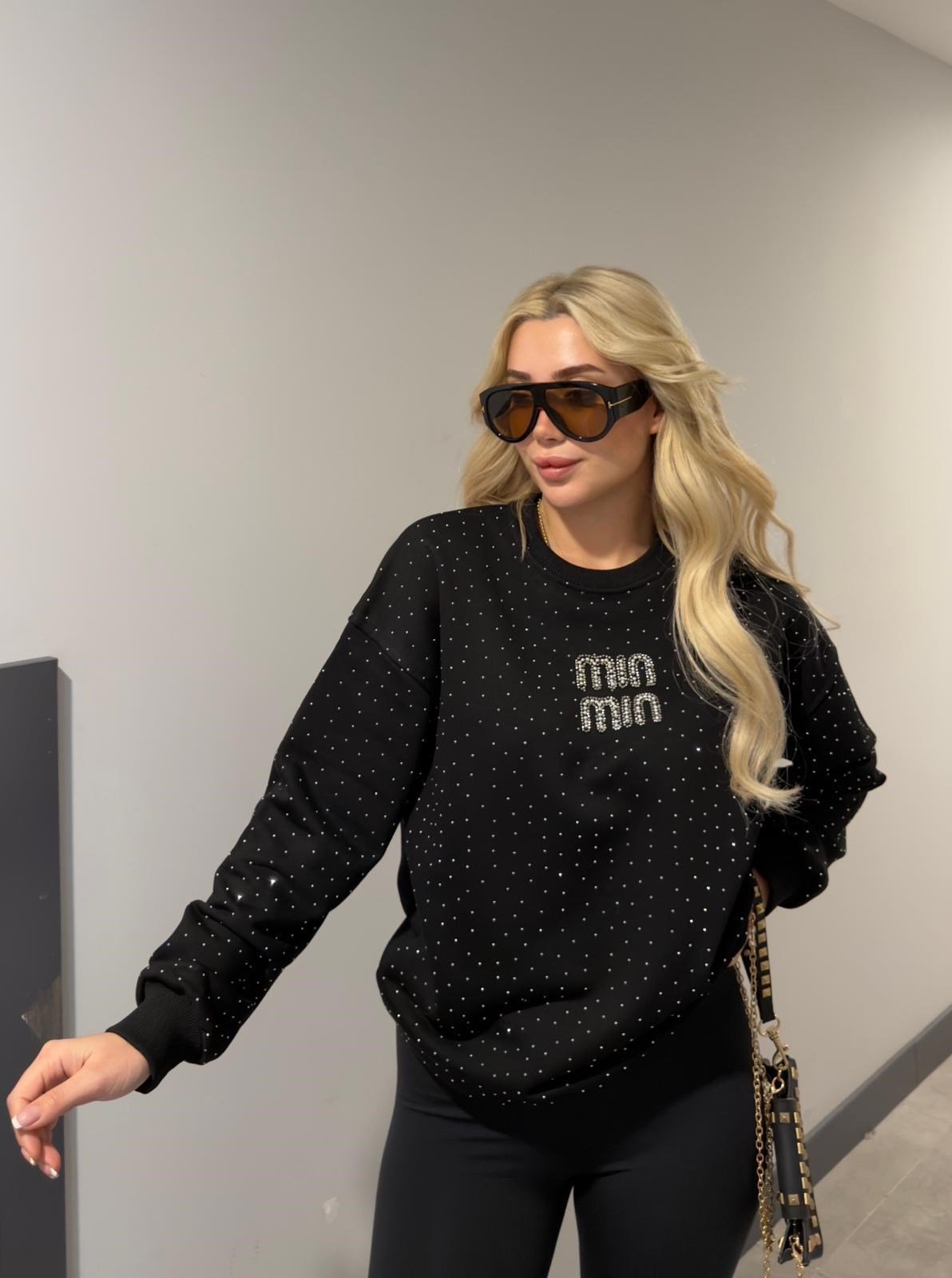 TAŞLI Mİ SWEAT SİYAH