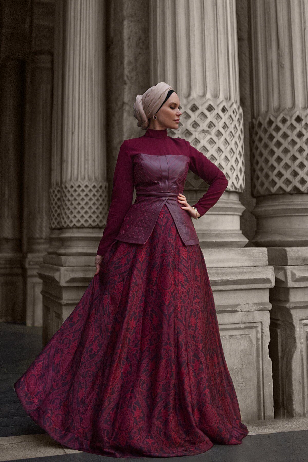 Dessenly Bella Bordo Göğüs Yakut Derili ve İşlemeli Yaprak Desenli Takım