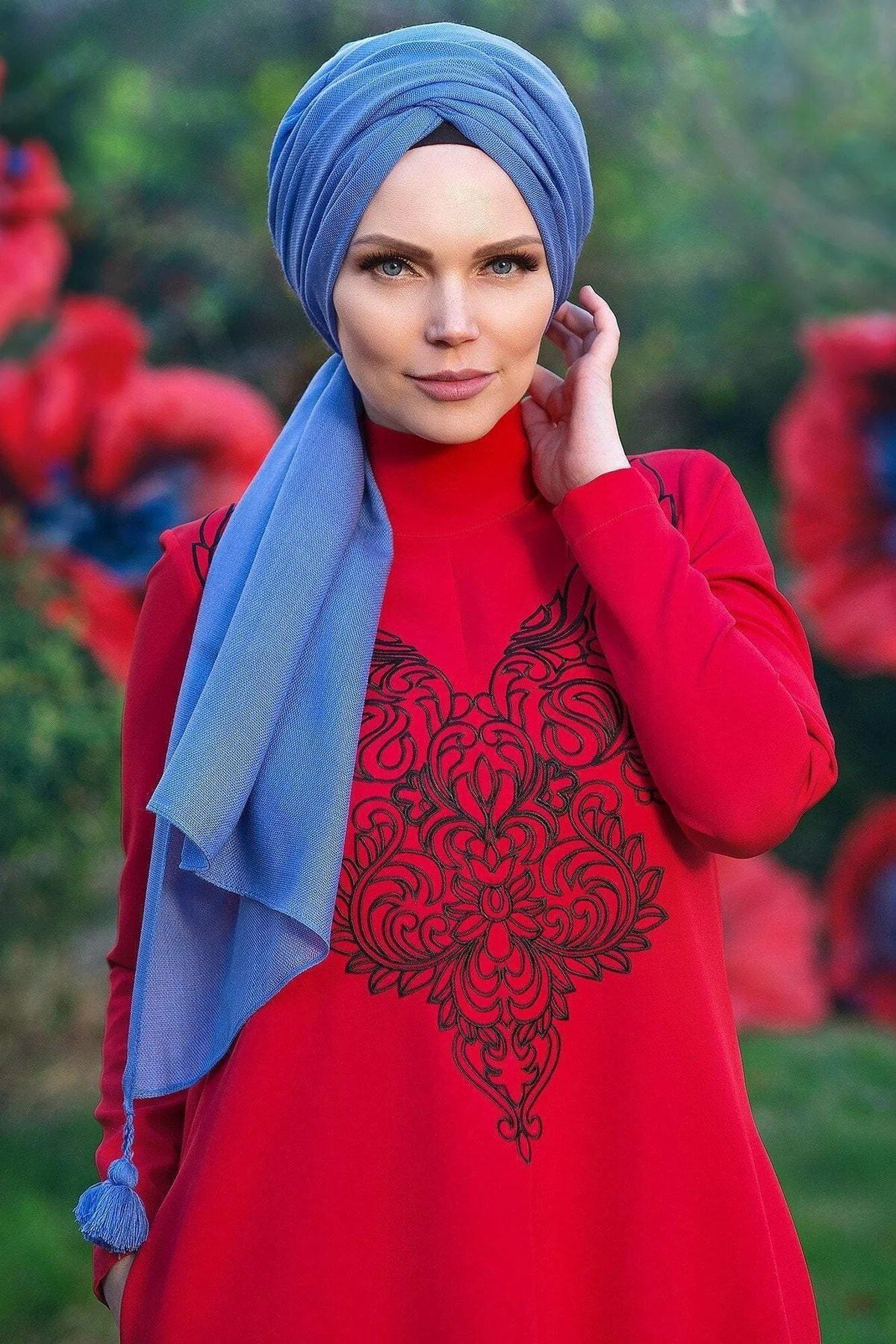 Diadema Red Siyah Çiçek İşlemeli Boğazlı Double Kumaş Elbise