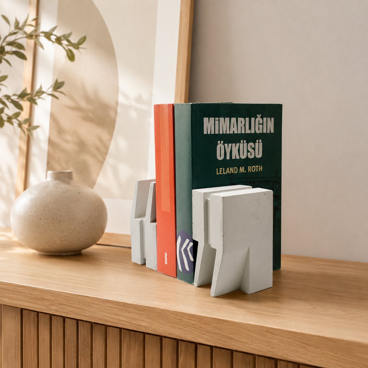 Brüt Beton Kitap Tutucu – El Yapımı Modern Raf ve Masaüstü Kitap Desteği