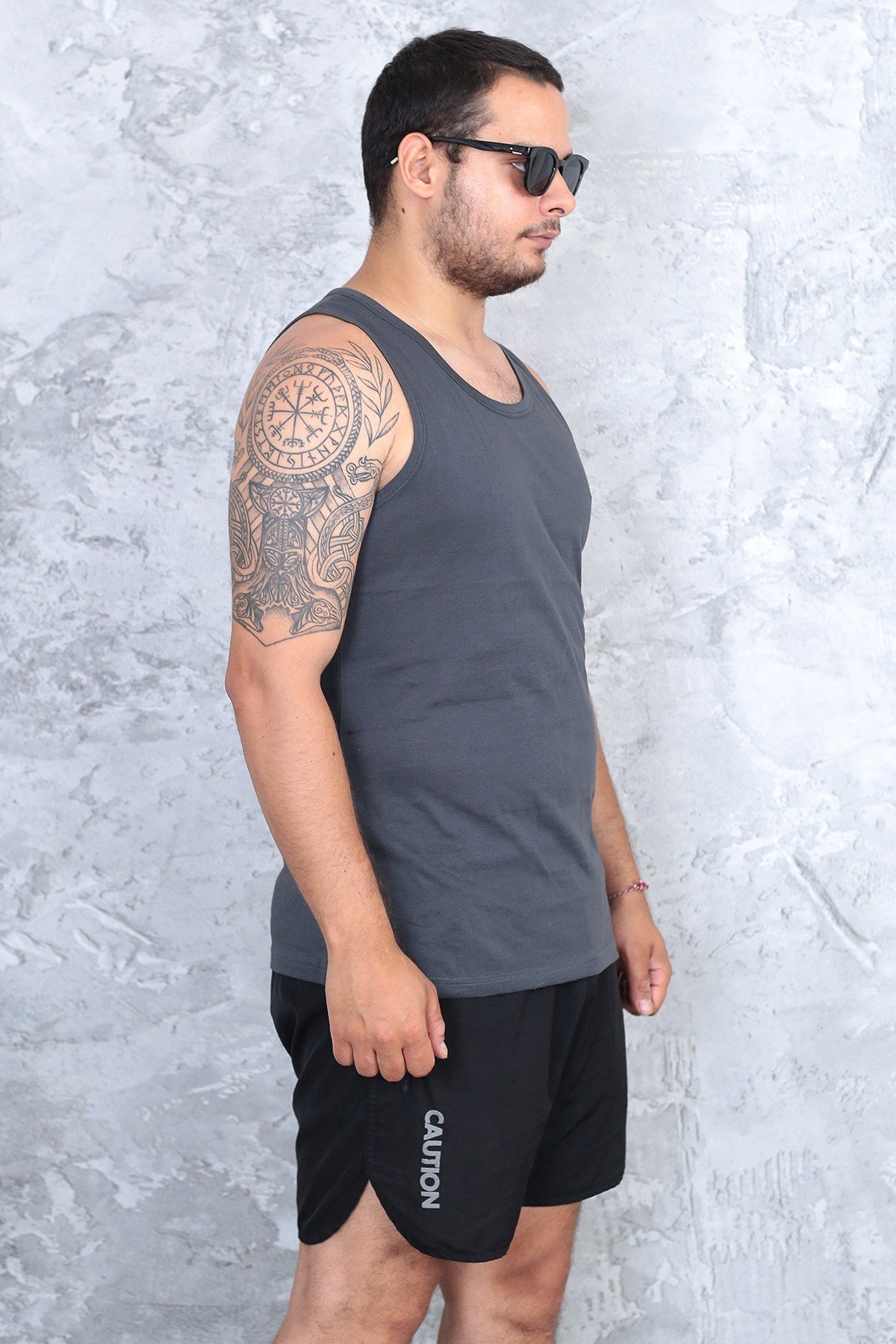 Erkek koyu gri %100 slim fit pamuk penye halter yaka sporcu atlet