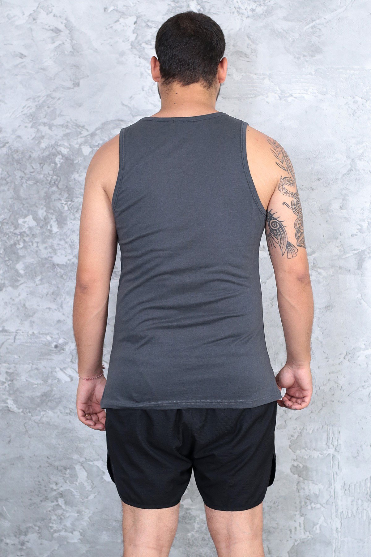Erkek koyu gri %100 slim fit pamuk penye halter yaka sporcu atlet