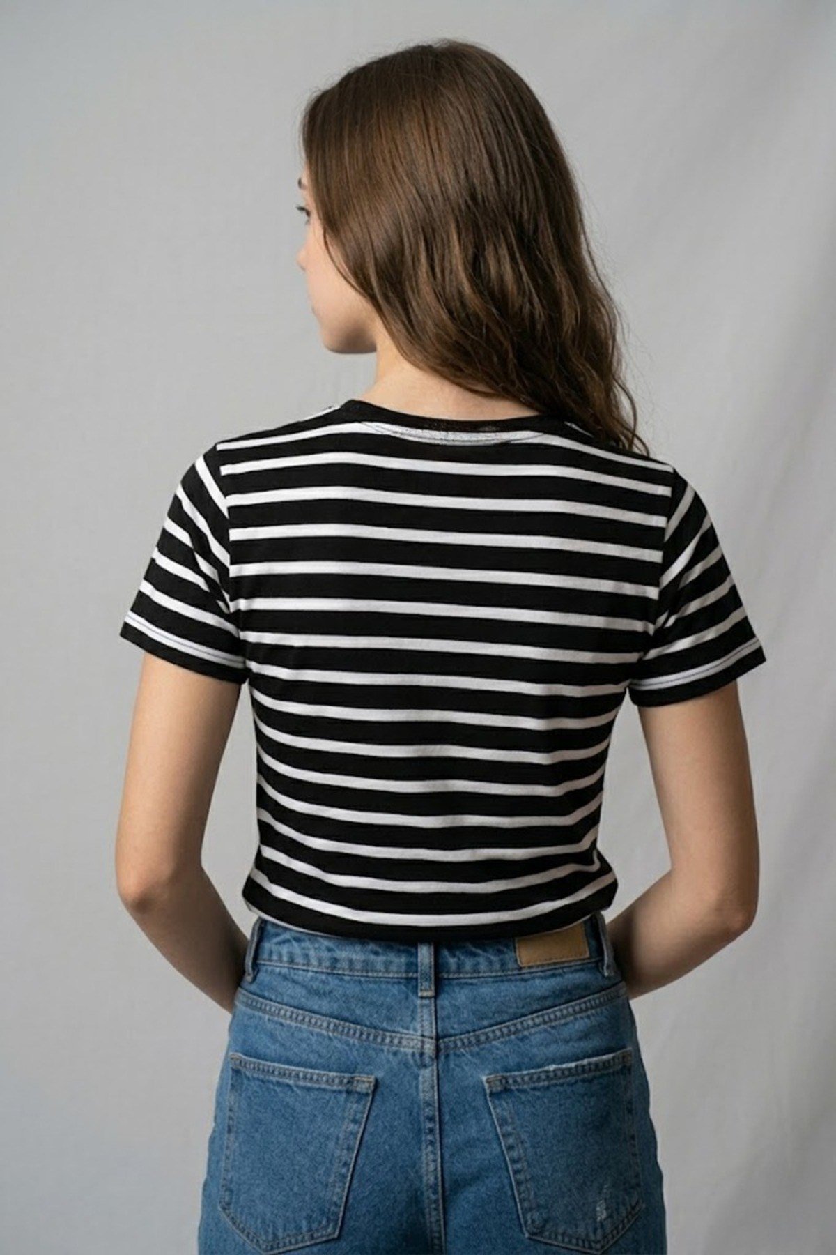 Kadın Slim Fit Dar Kesim Siyah Beyaz Çizgili Kısa Kollu Tişört
