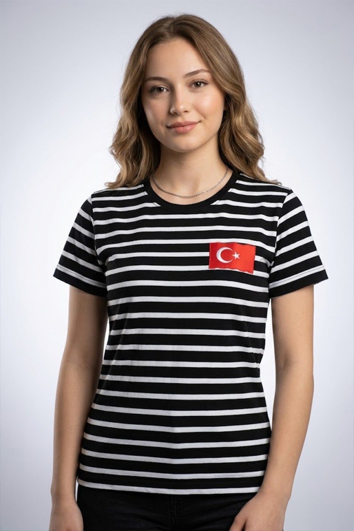 Kadın Slim Fit Dar Kesim Türk Bayrağı Baskılı Siyah Beyaz Çizgili Kısa Kollu Tişört