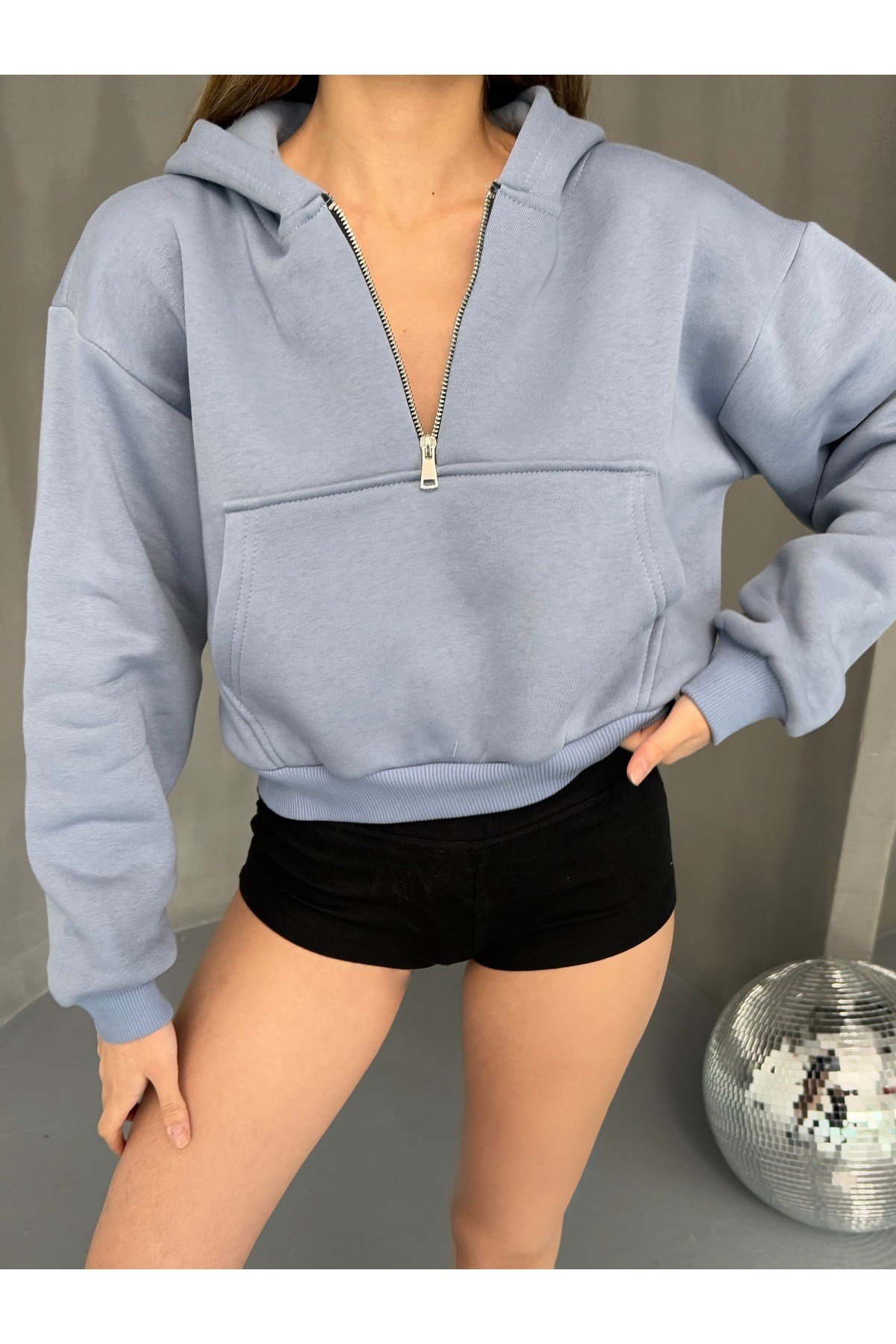Mavi Crop Top Kalın Kumaş Yarım Fermuarlı Kapüşonlu Hırka