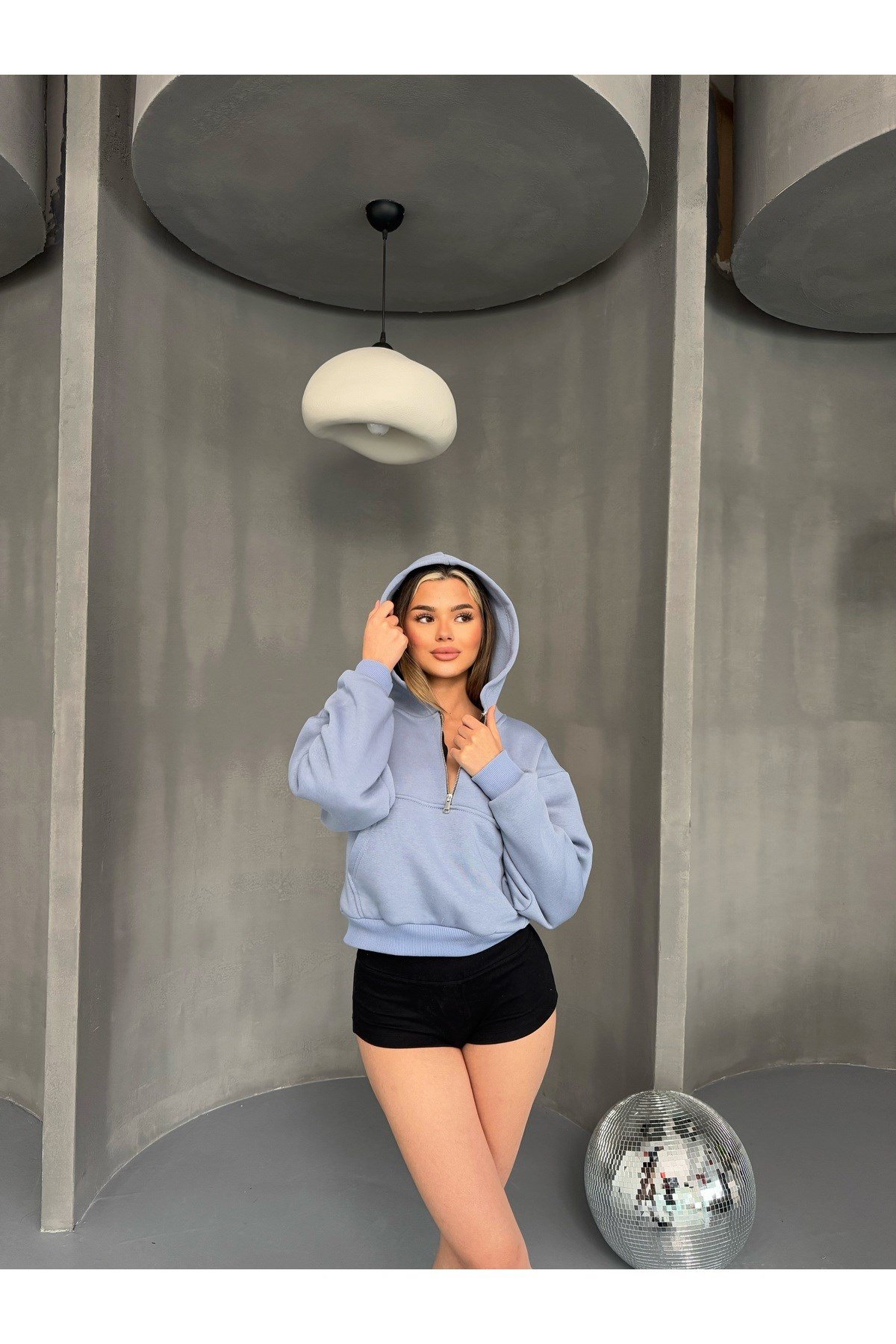 Mavi Crop Top Kalın Kumaş Yarım Fermuarlı Kapüşonlu Hırka