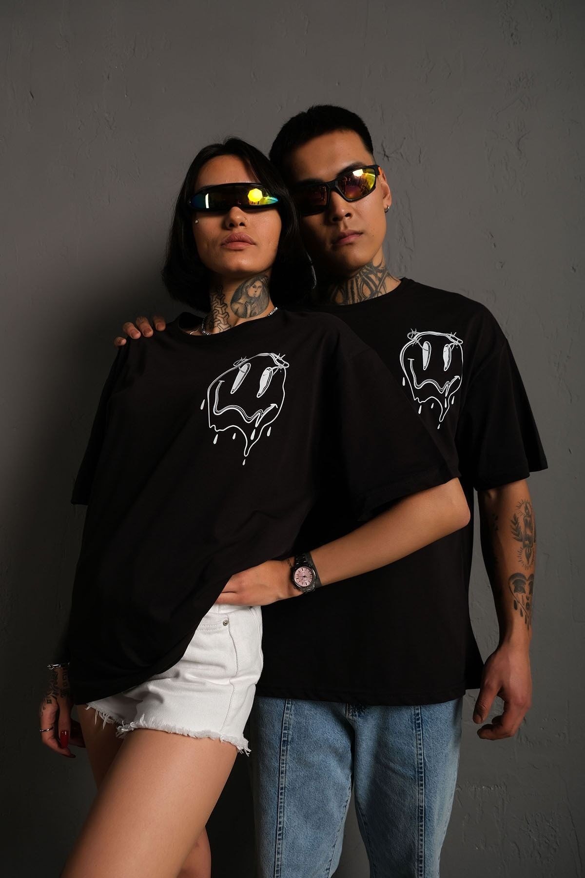Oversize Eriyen Smiley Baskılı Unisex Tişört