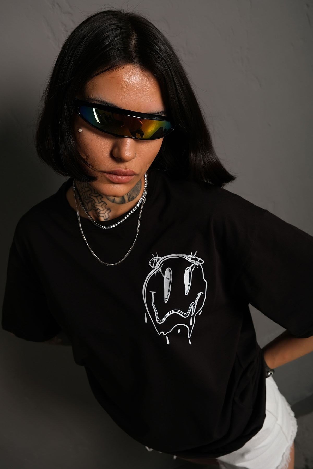 Oversize Eriyen Smiley Baskılı Unisex Tişört