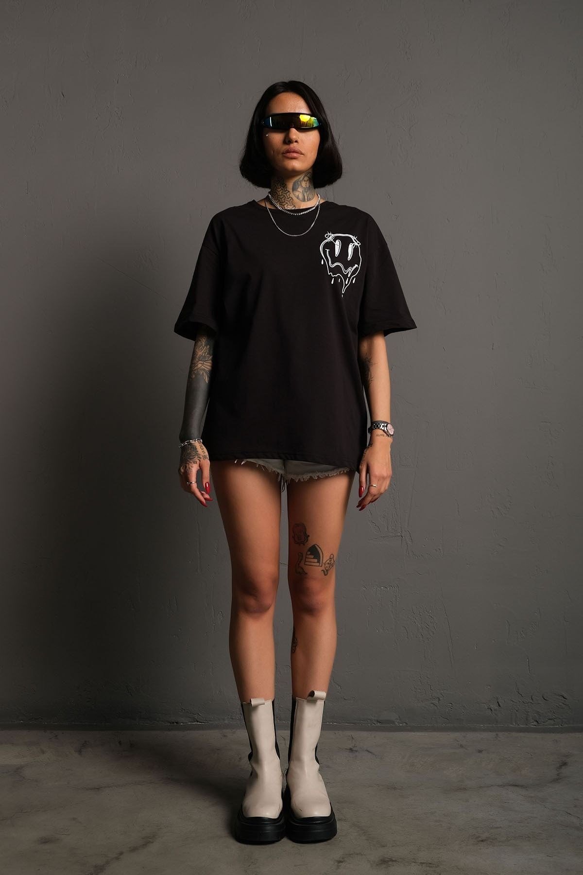 Oversize Eriyen Smiley Baskılı Unisex Tişört