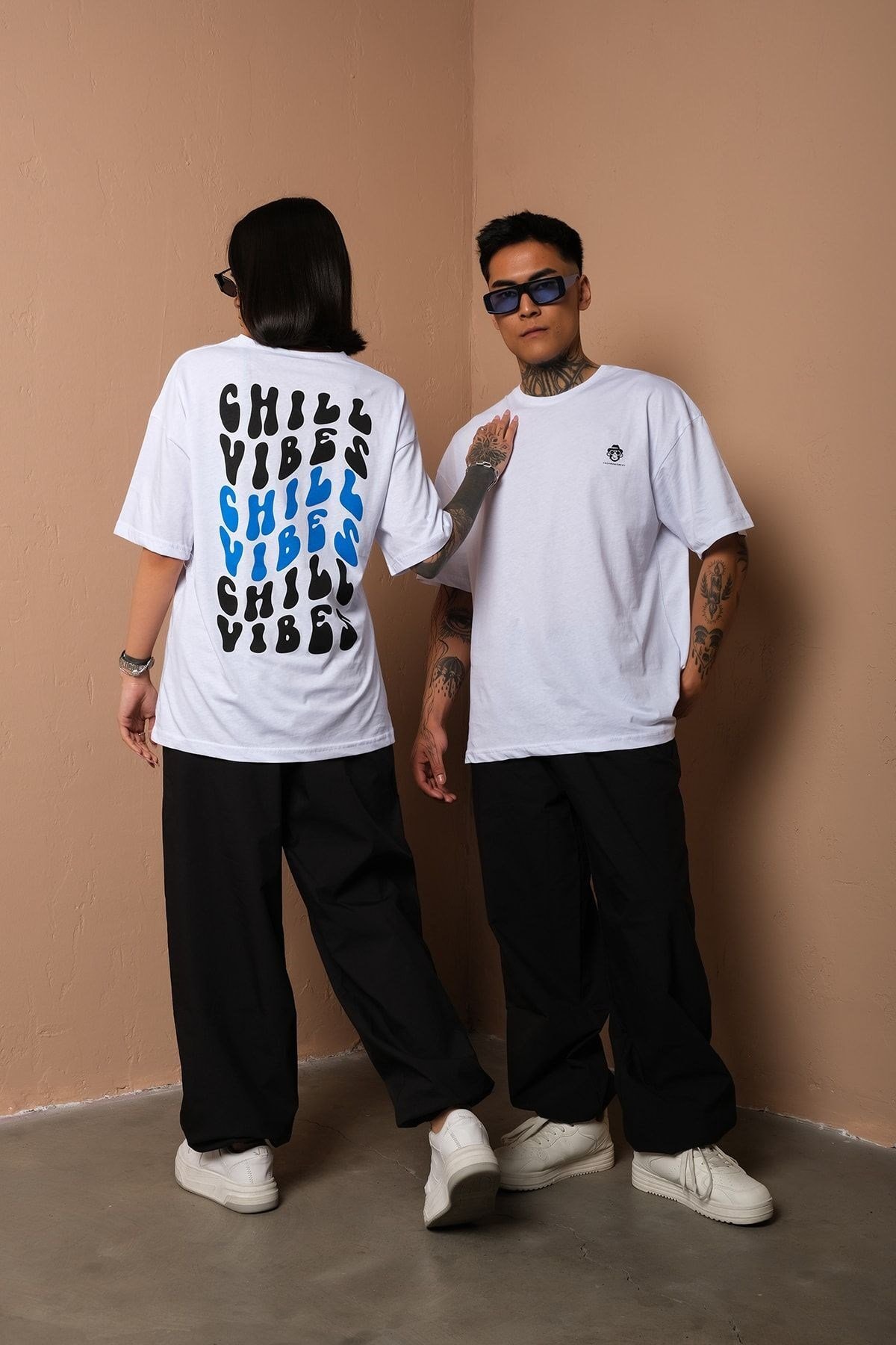 Unisex Beyaz Oversize Chill Vibes Baskılı Techno Tişört