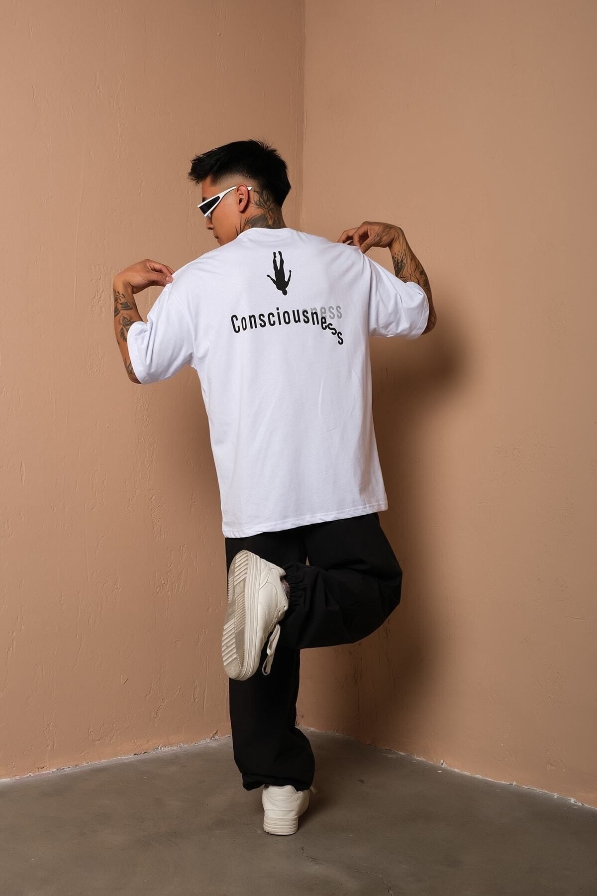 Unisex Beyaz Oversize Consciousness (BİLİNÇ) Baskılı Techno T-shirt