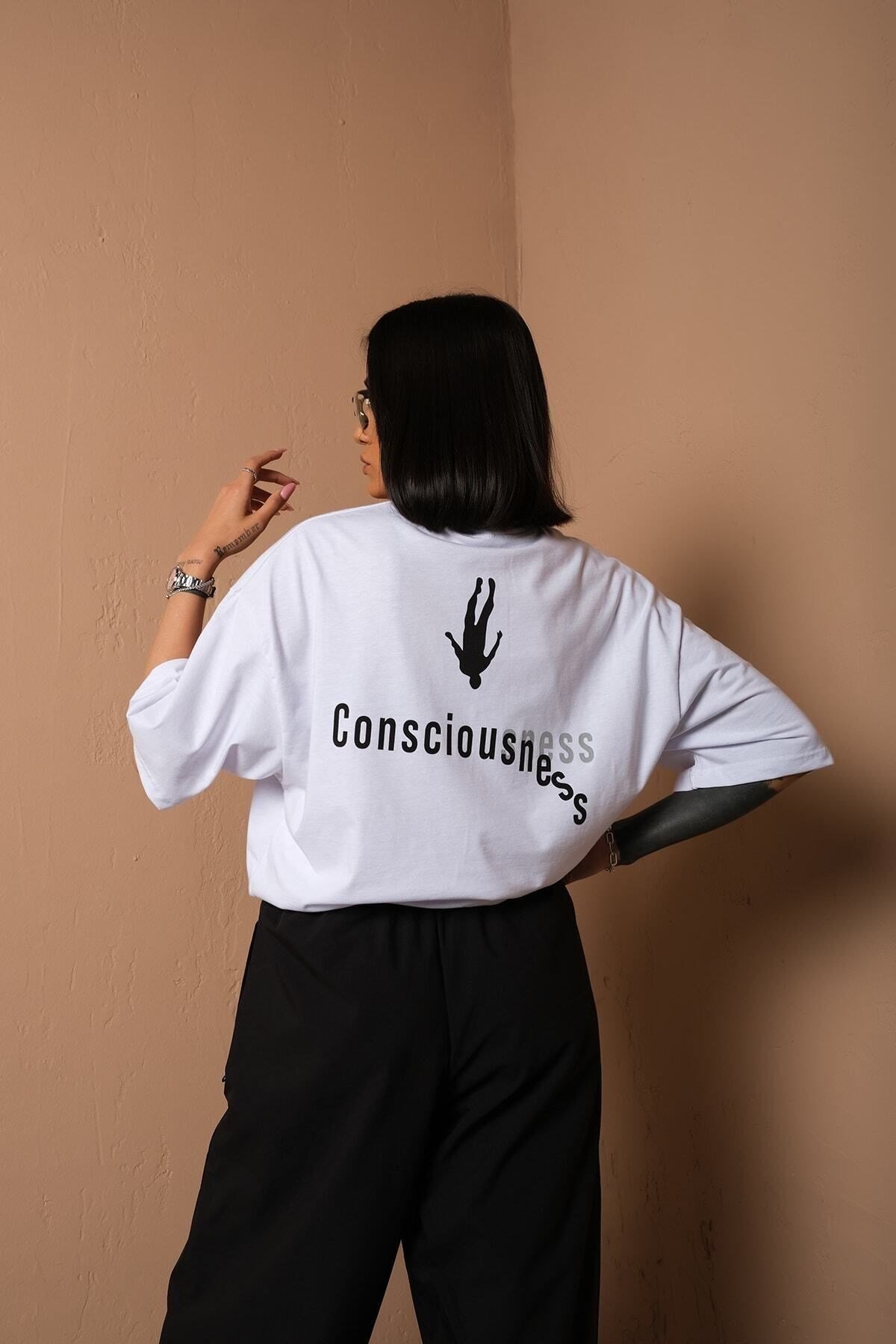 Unisex Beyaz Oversize Consciousness (BİLİNÇ) Baskılı Techno T-shirt