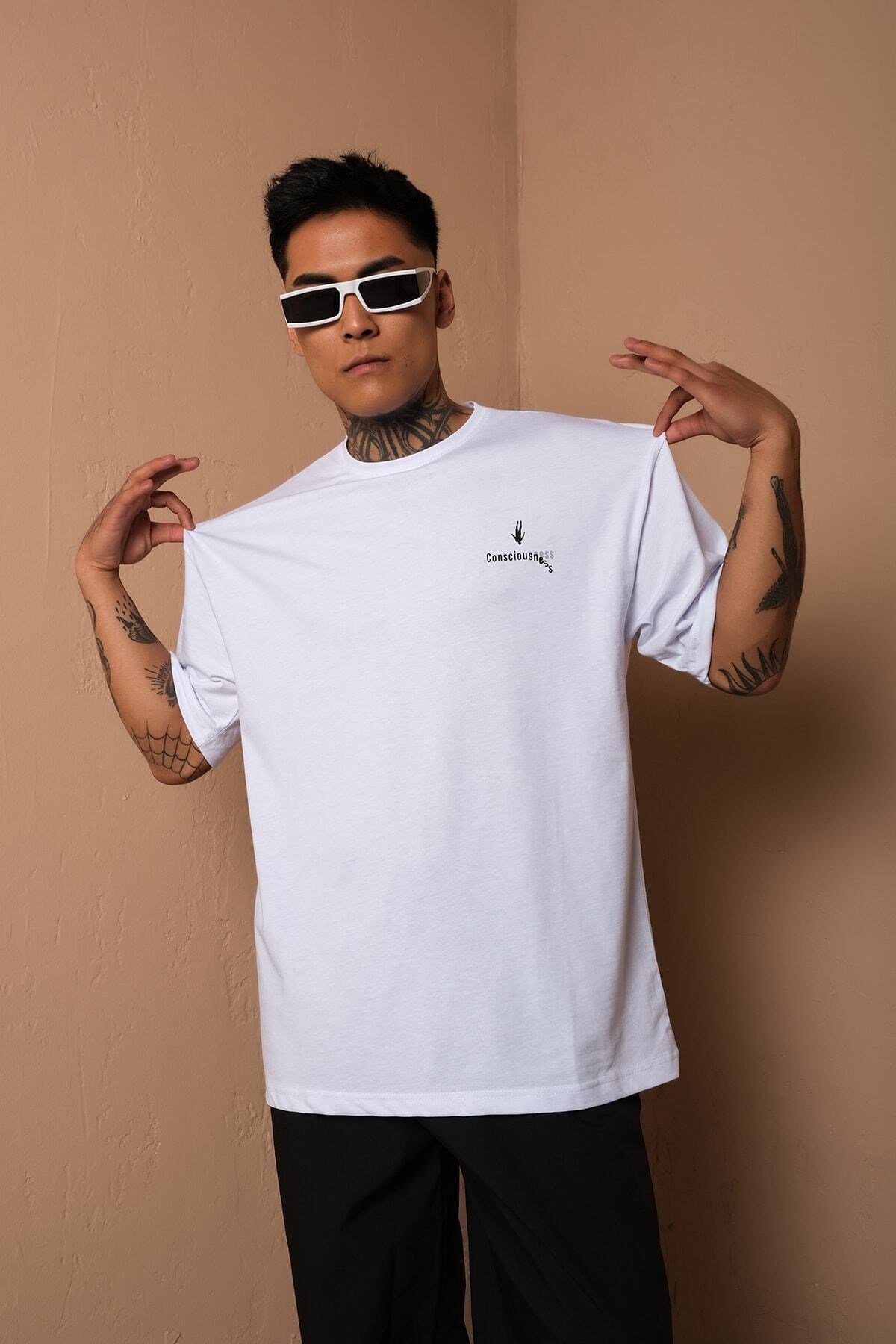 Unisex Beyaz Oversize Consciousness (BİLİNÇ) Baskılı Techno T-shirt