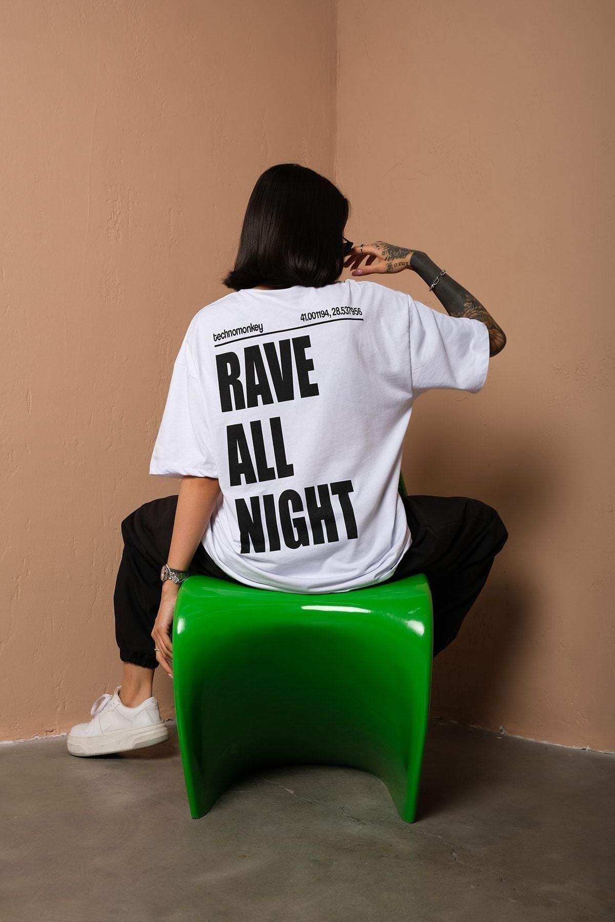 Unisex Beyaz Oversize Rave All Night Baskılı Techno Tişört