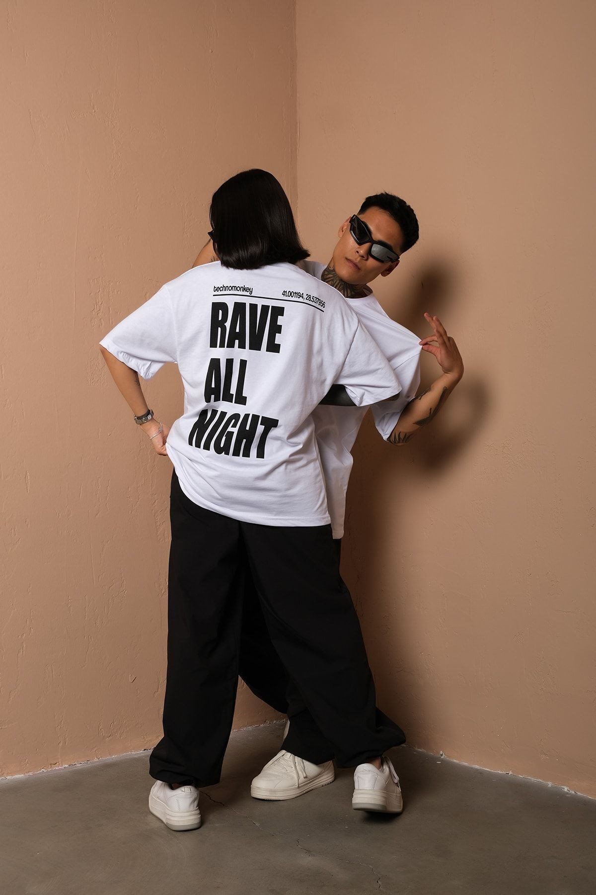 Unisex Beyaz Oversize Rave All Night Baskılı Techno Tişört