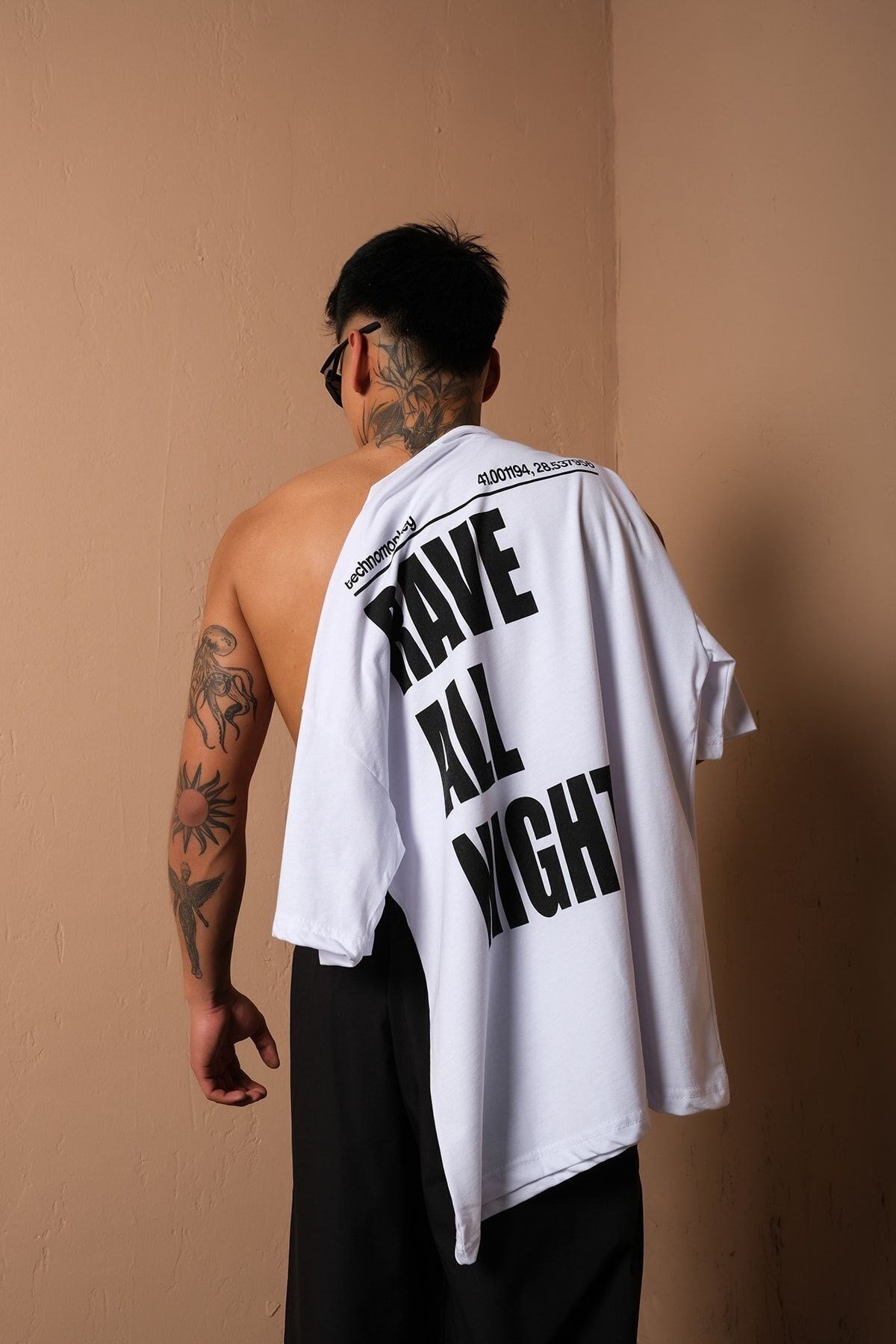 Unisex Beyaz Oversize Rave All Night Baskılı Techno Tişört