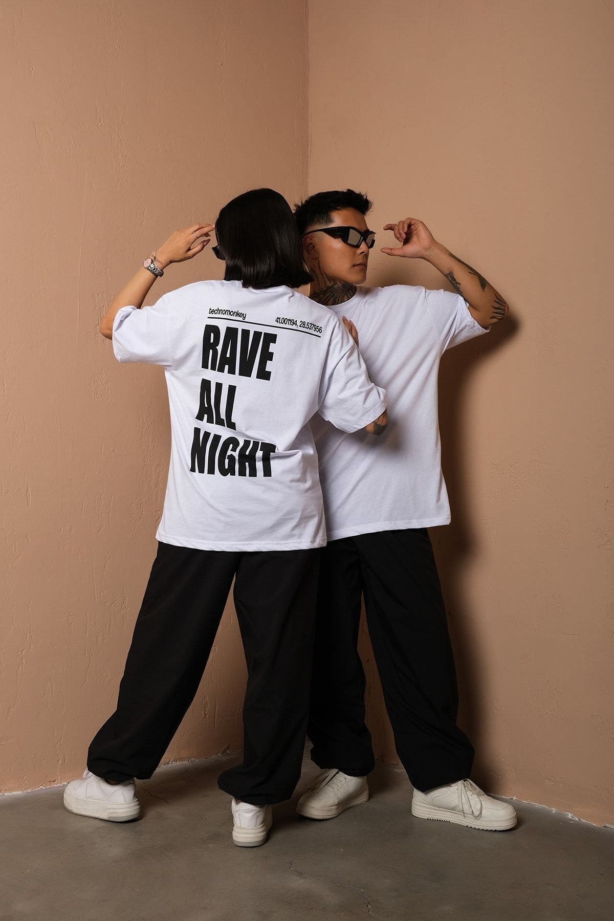Unisex Beyaz Oversize Rave All Night Baskılı Techno Tişört