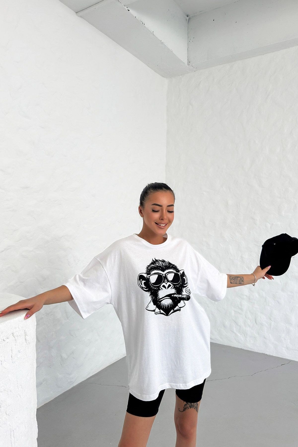 Unisex Beyaz Oversize Techno Maymun Baskılı Tişört
