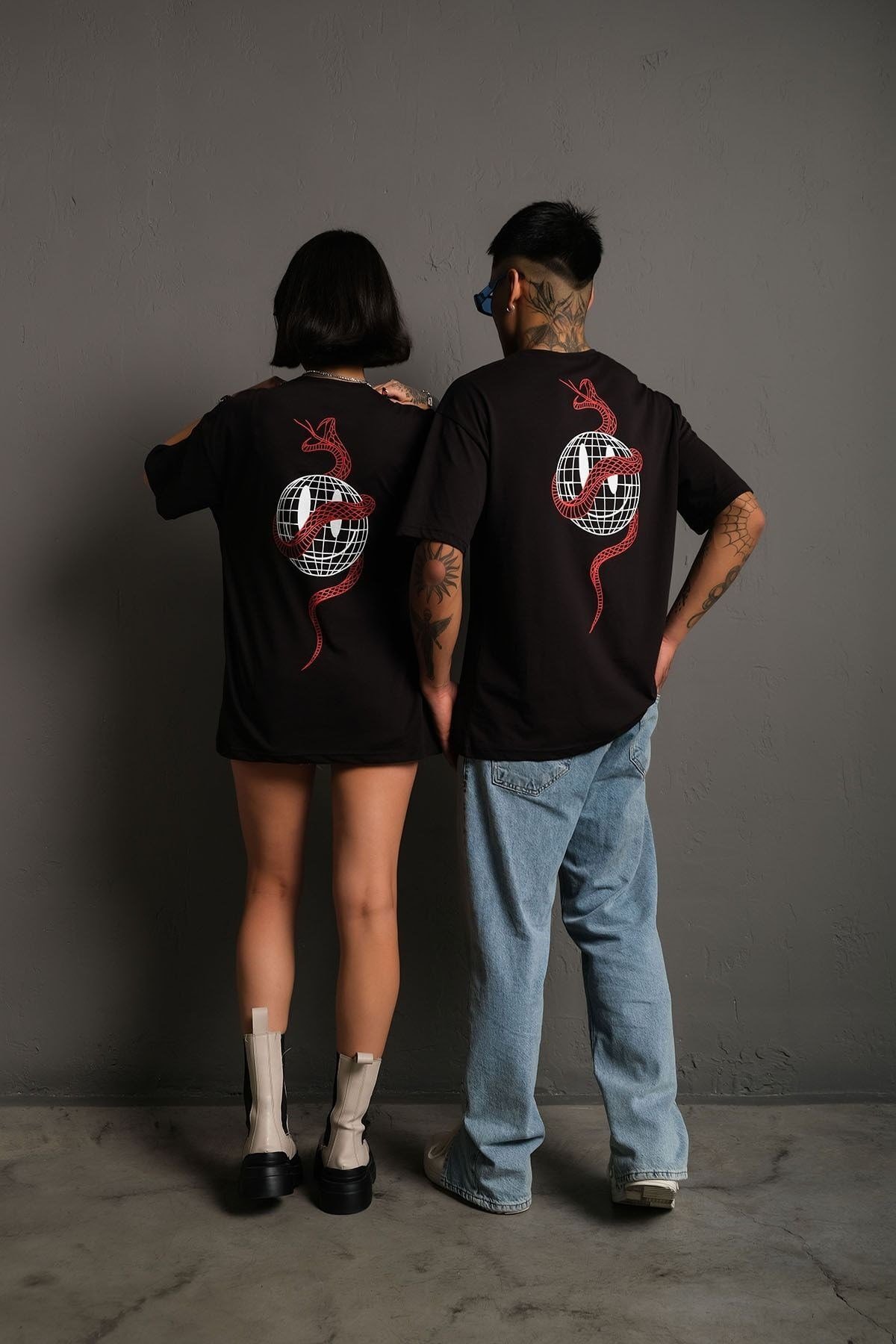 Unisex Siyah Oversize Yılan Baskılı T-shirt