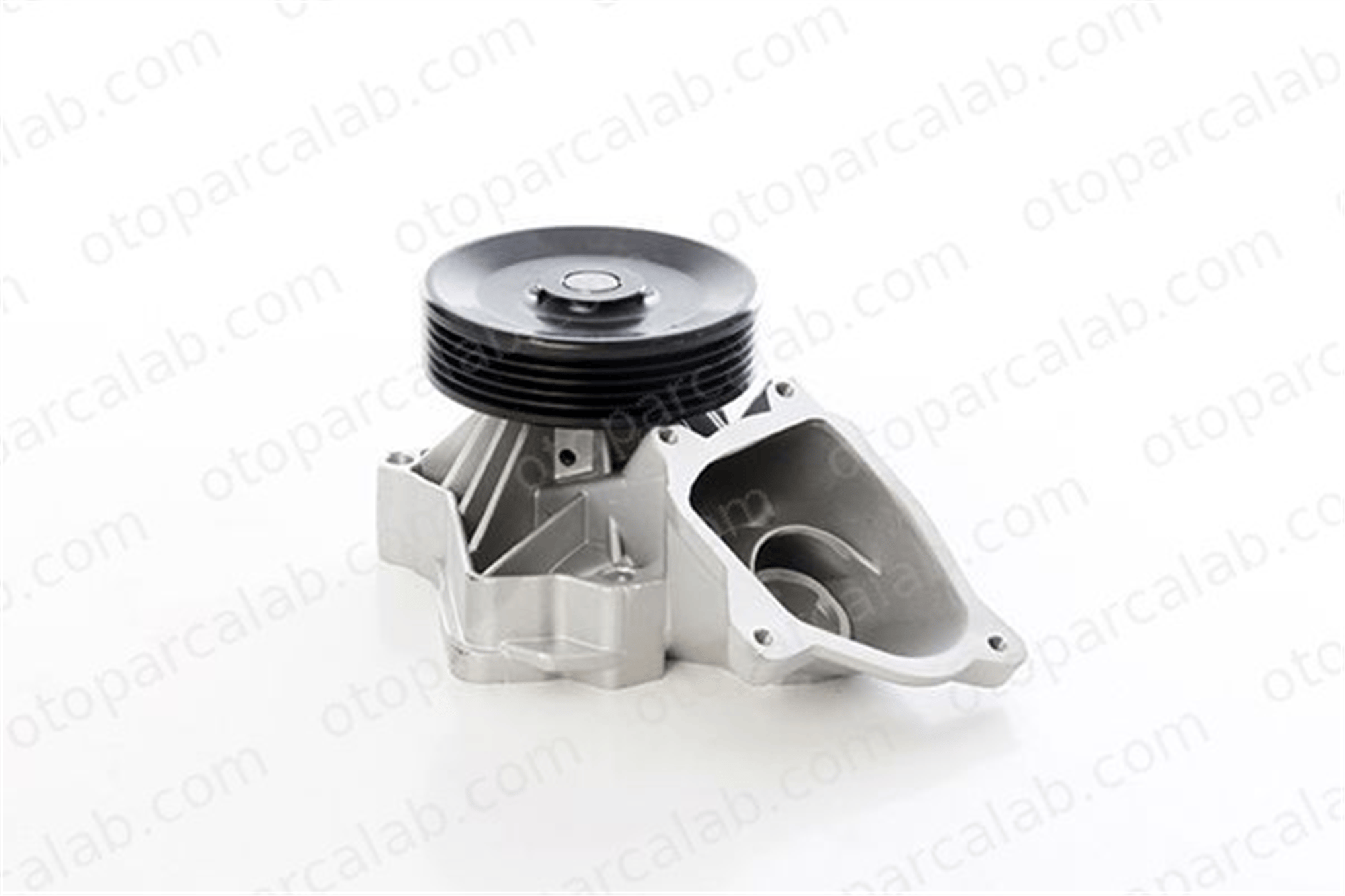 BSG 15-500-043 Devirdaim Su Pompası MG MG ZT MG ZT- T PEB102470 GWP2604