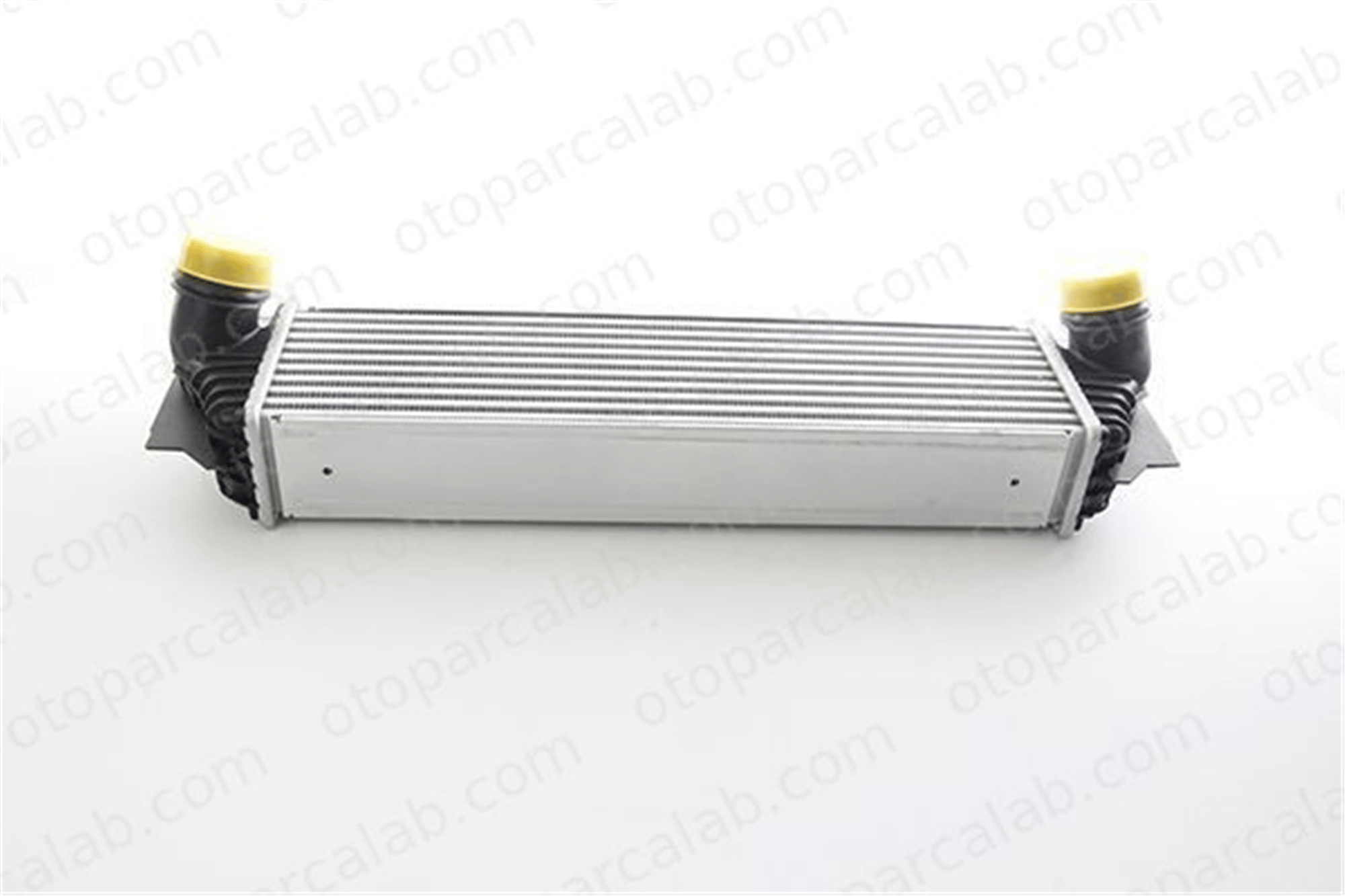 BSG 15-535-021 Turbo Radyatörü BMW 5 5 Touring 17117805629 17517805629