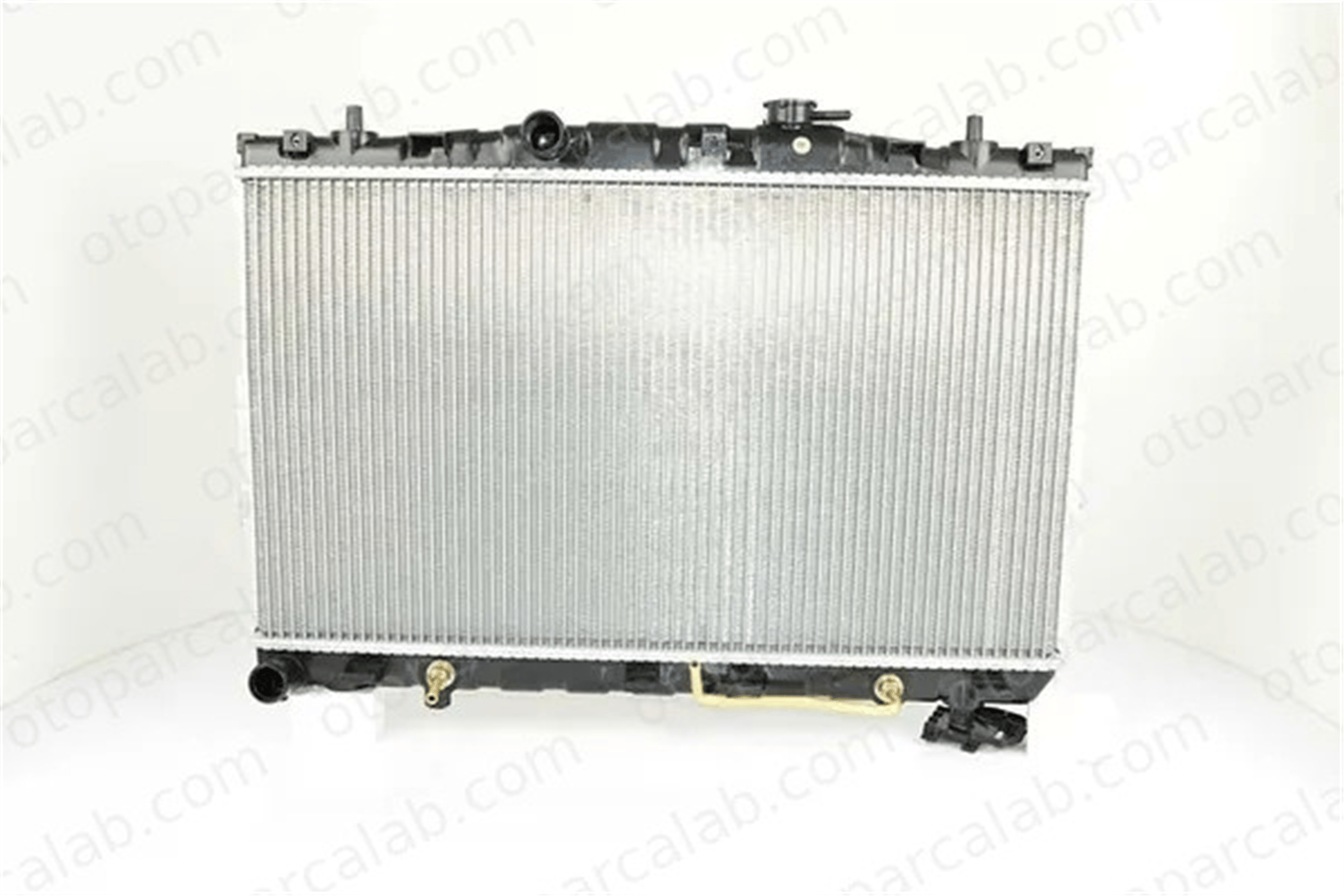 BSG 40-520-037 Su Radyatörü HYUNDAI COUPE II TIBURON Coupe 7E0121253A 253102D110